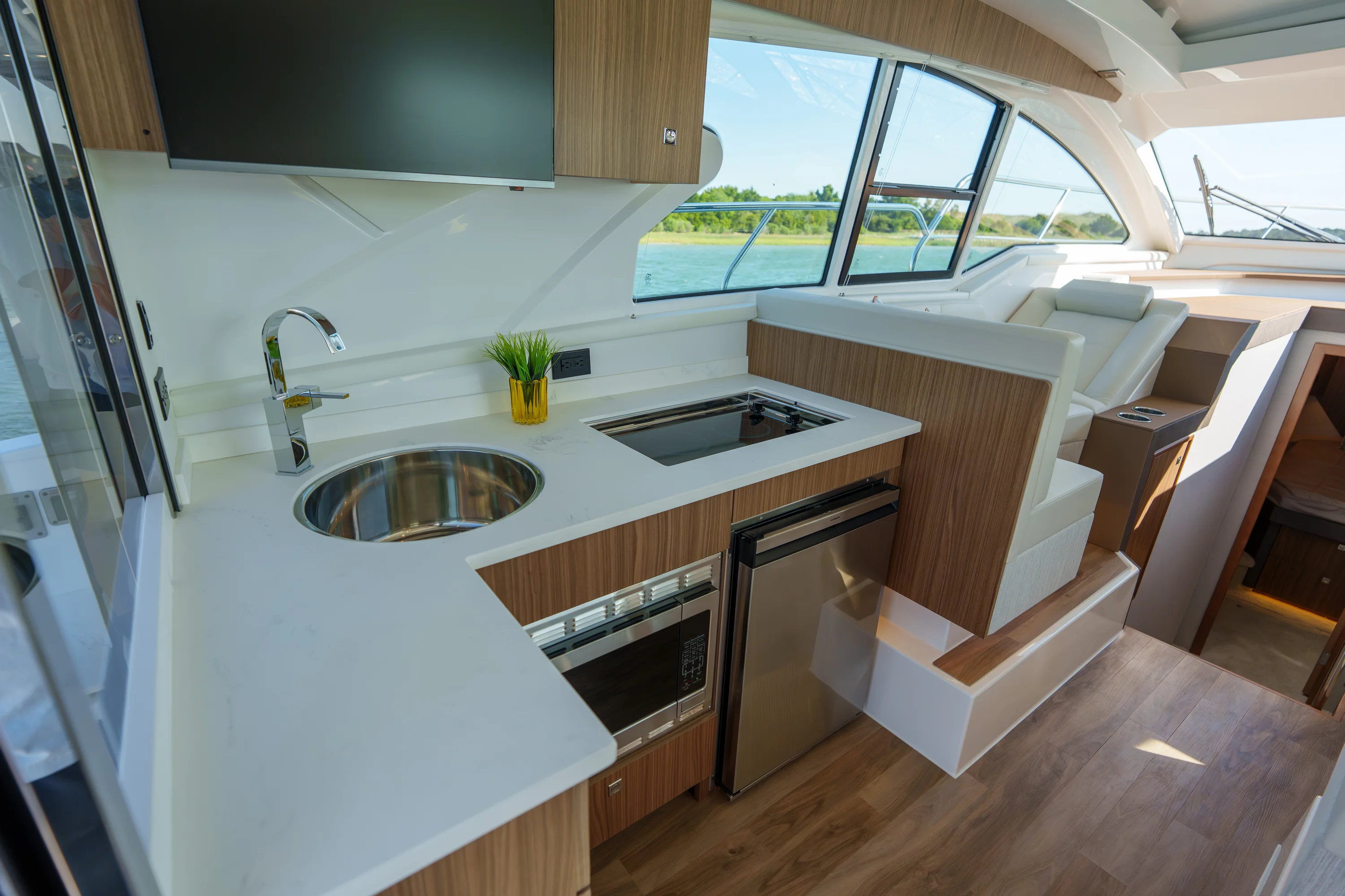 2026 Cruisers Yachts 42 Cantius Image Thumbnail #19