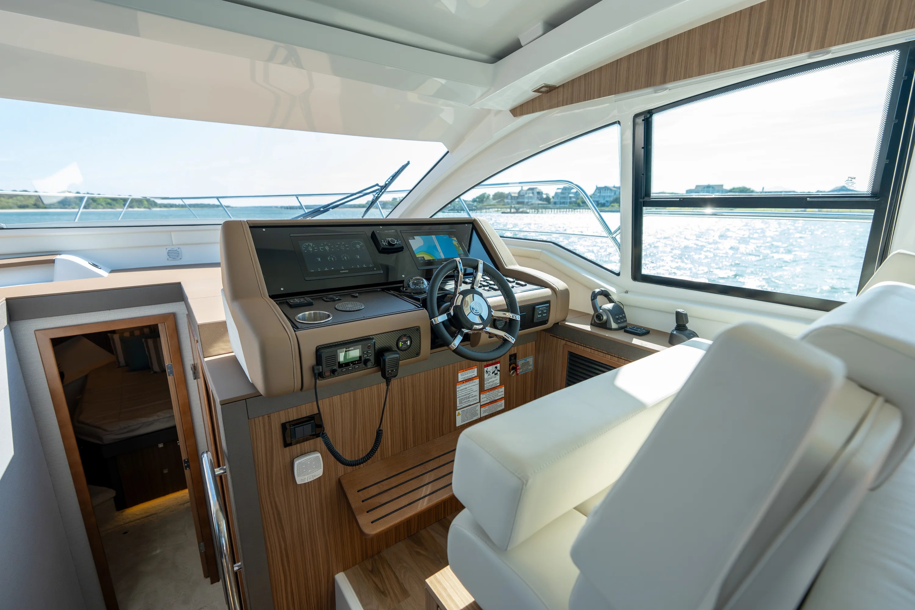 2026 Cruisers Yachts 42 Cantius Image Thumbnail #28