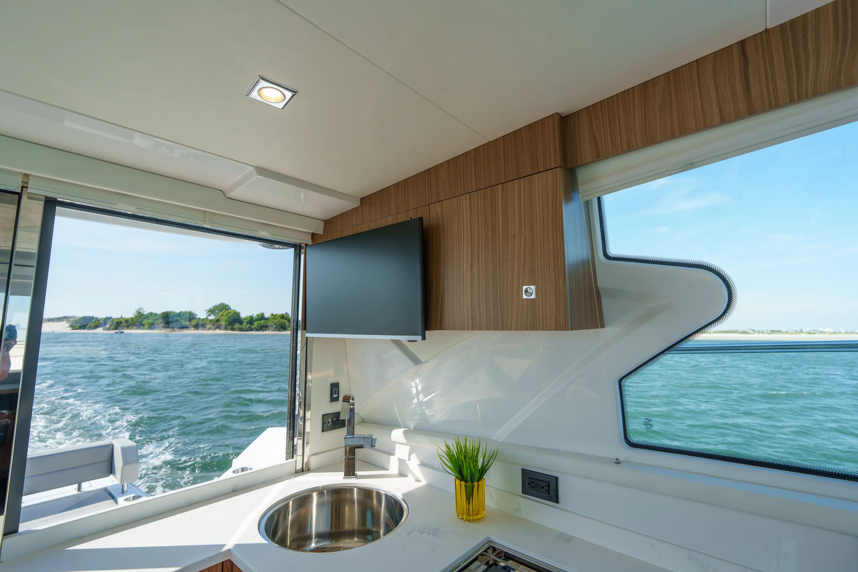 2026 Cruisers Yachts 42 Cantius Image Thumbnail #40