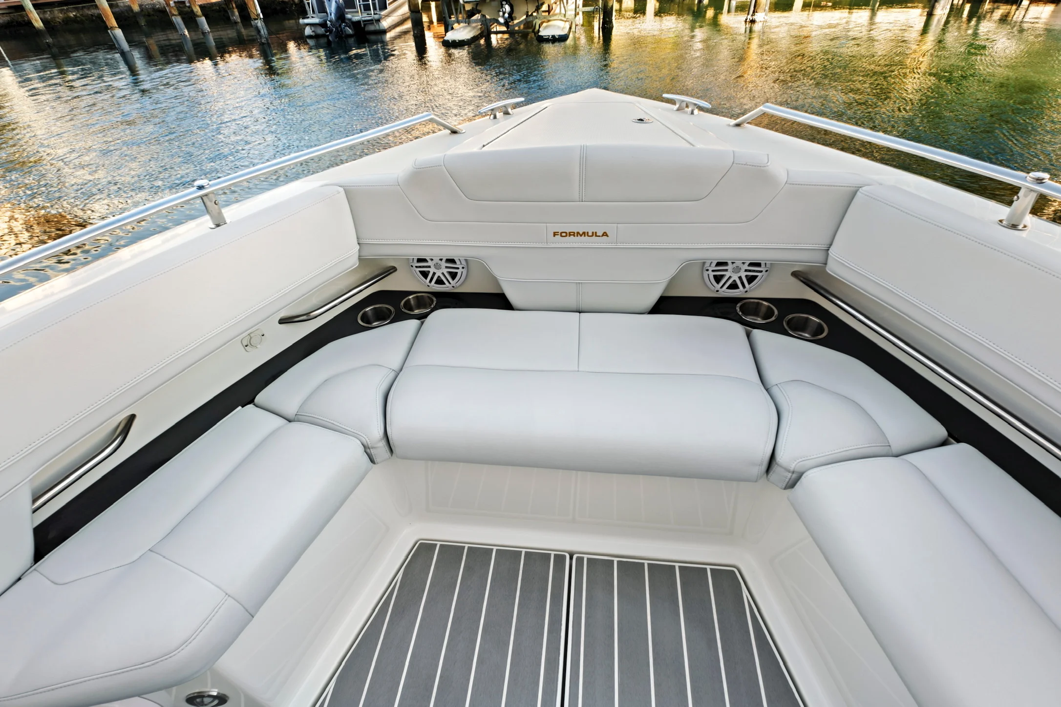 2019 Formula 430 CROSSOVER Image Thumbnail #11