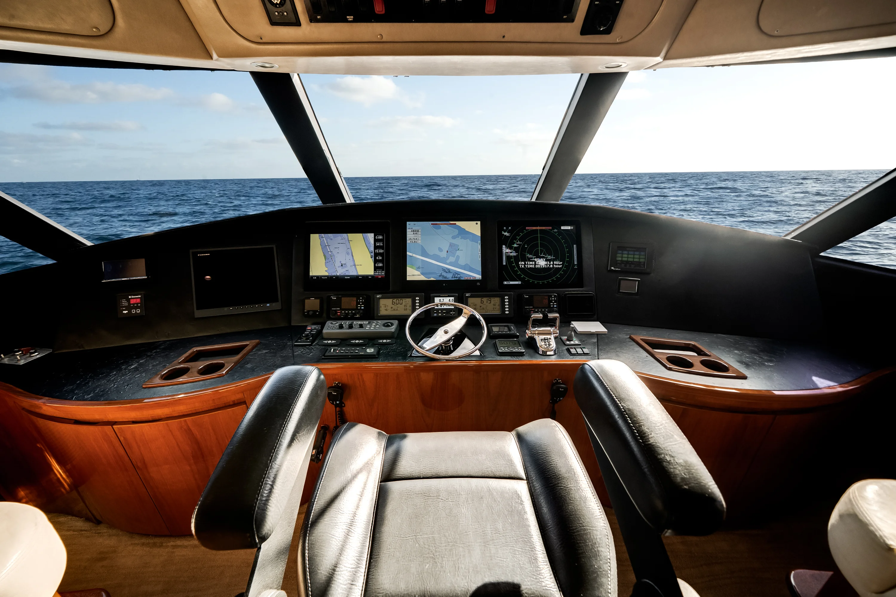 2015 Viking 70 CV ENCLOSED BRIDGE Image Thumbnail #63