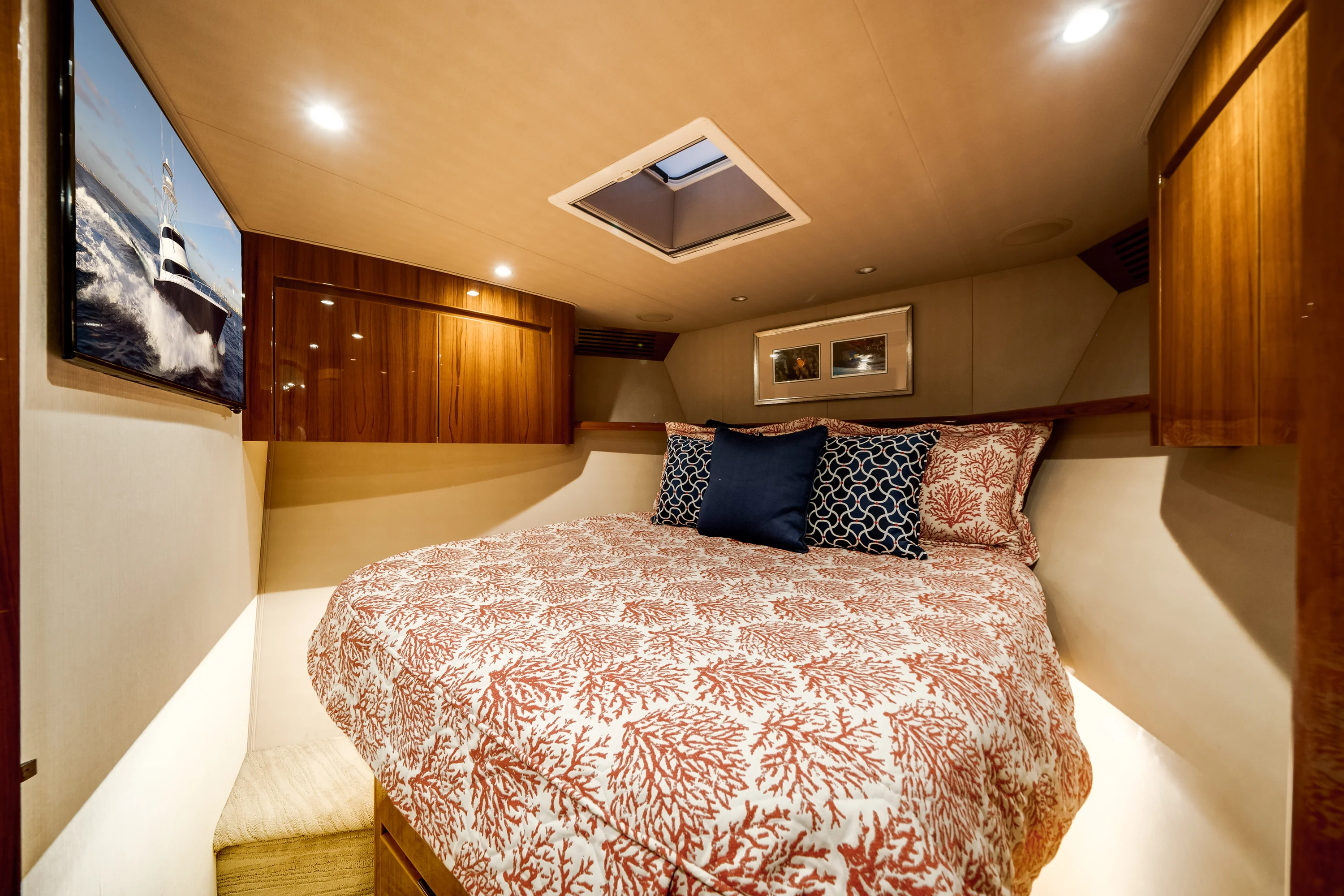 2015 Viking 70 CV ENCLOSED BRIDGE Image Thumbnail #51