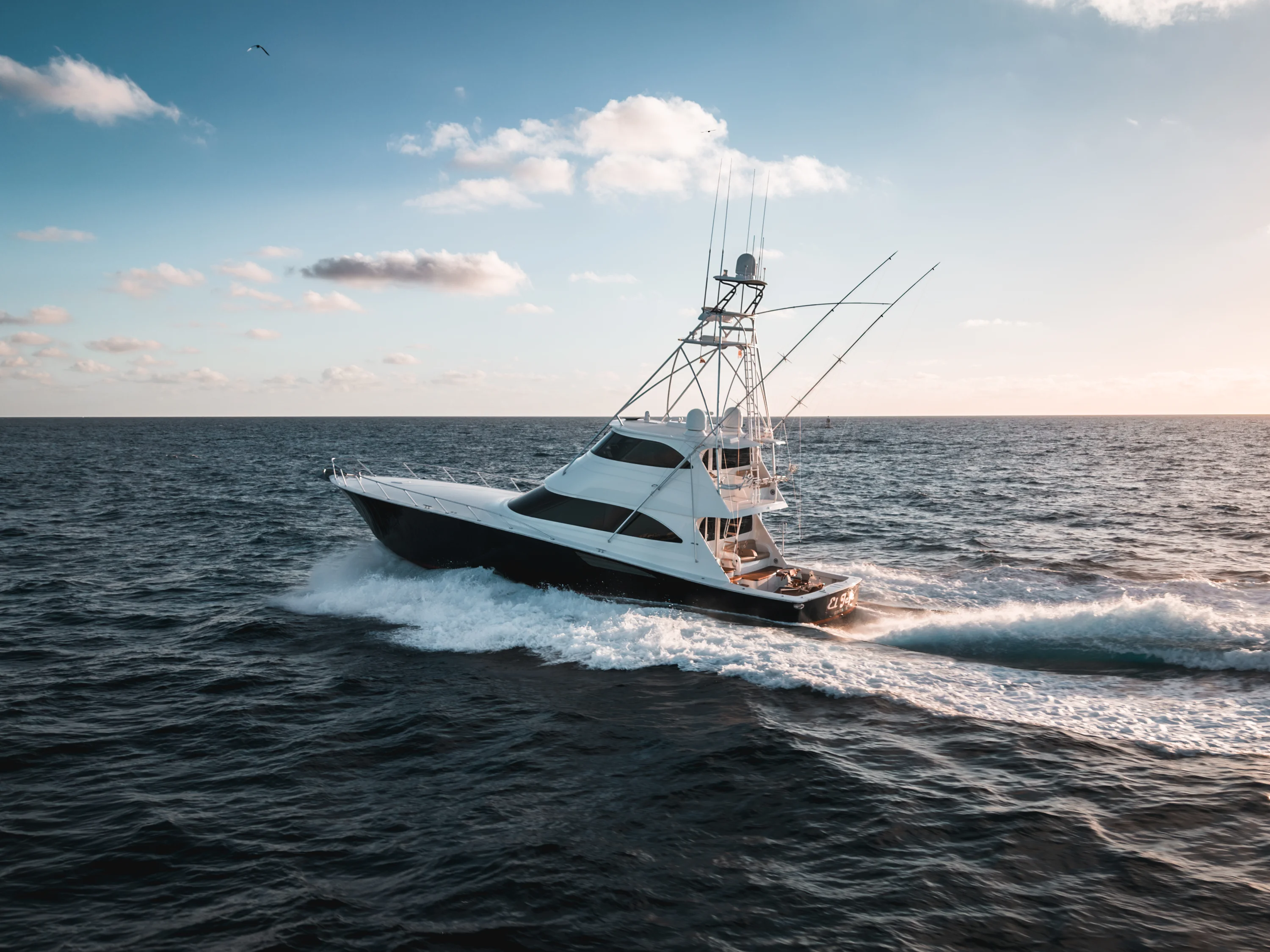 2015 Viking 70 CV ENCLOSED BRIDGE Image Thumbnail #2