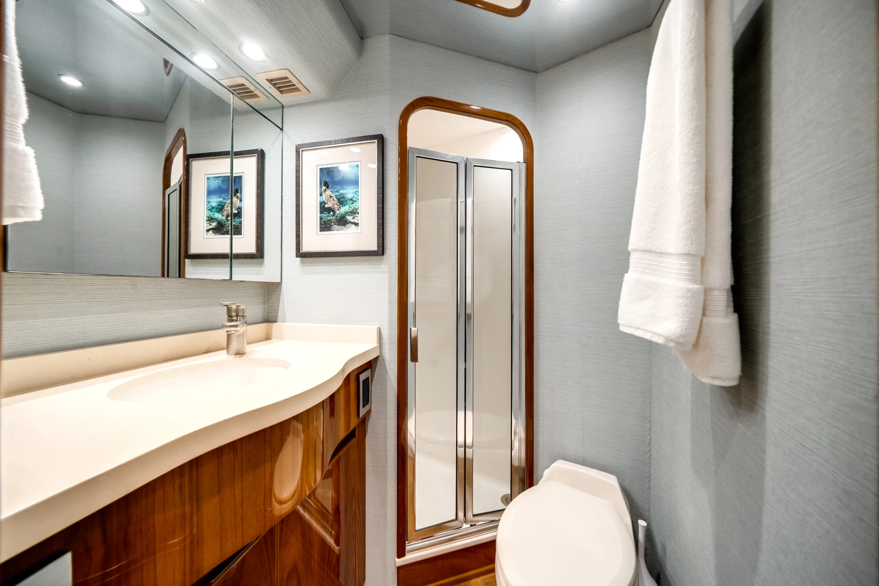 2015 Viking 70 CV ENCLOSED BRIDGE Image Thumbnail #55