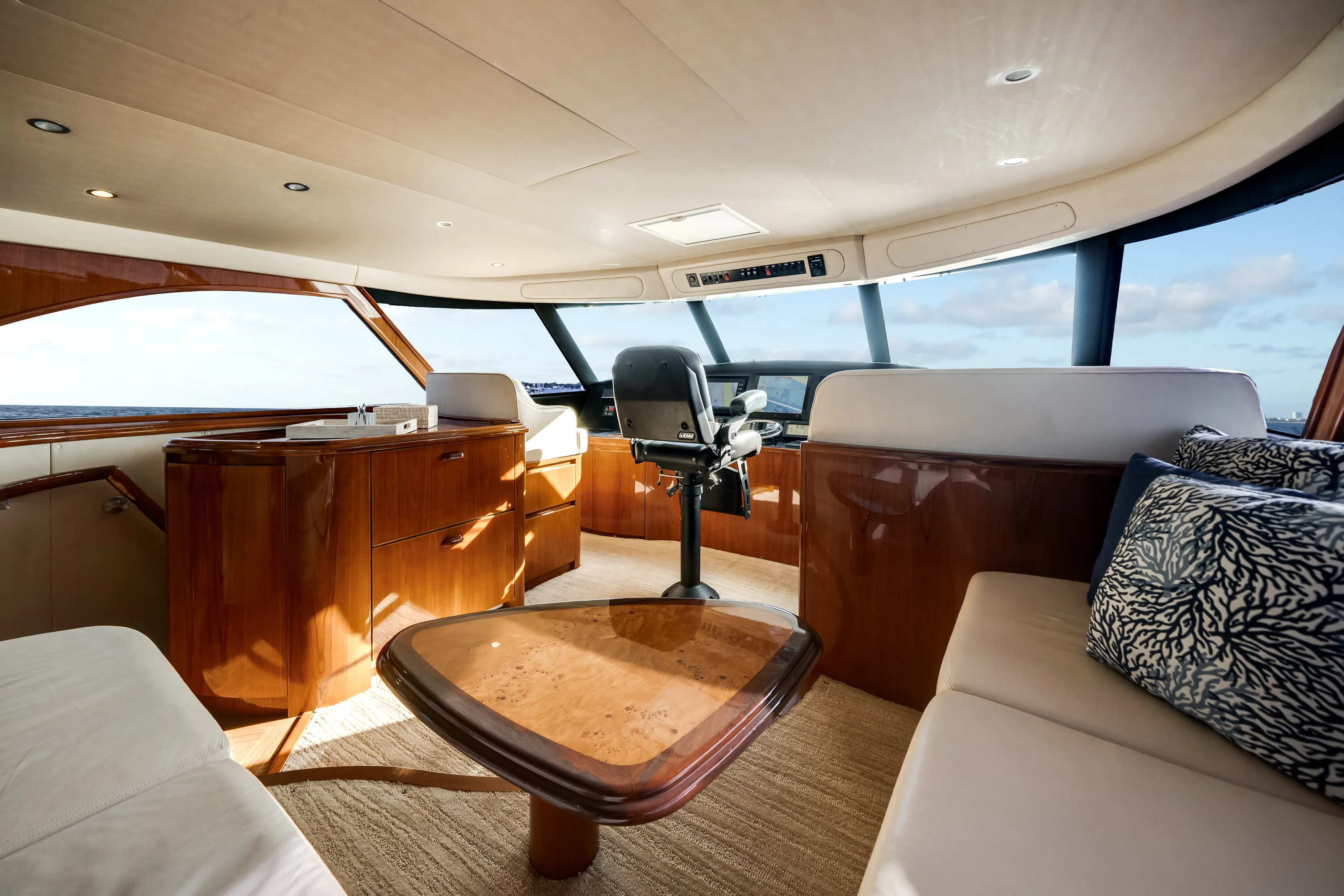 2015 Viking 70 CV ENCLOSED BRIDGE Image Thumbnail #62