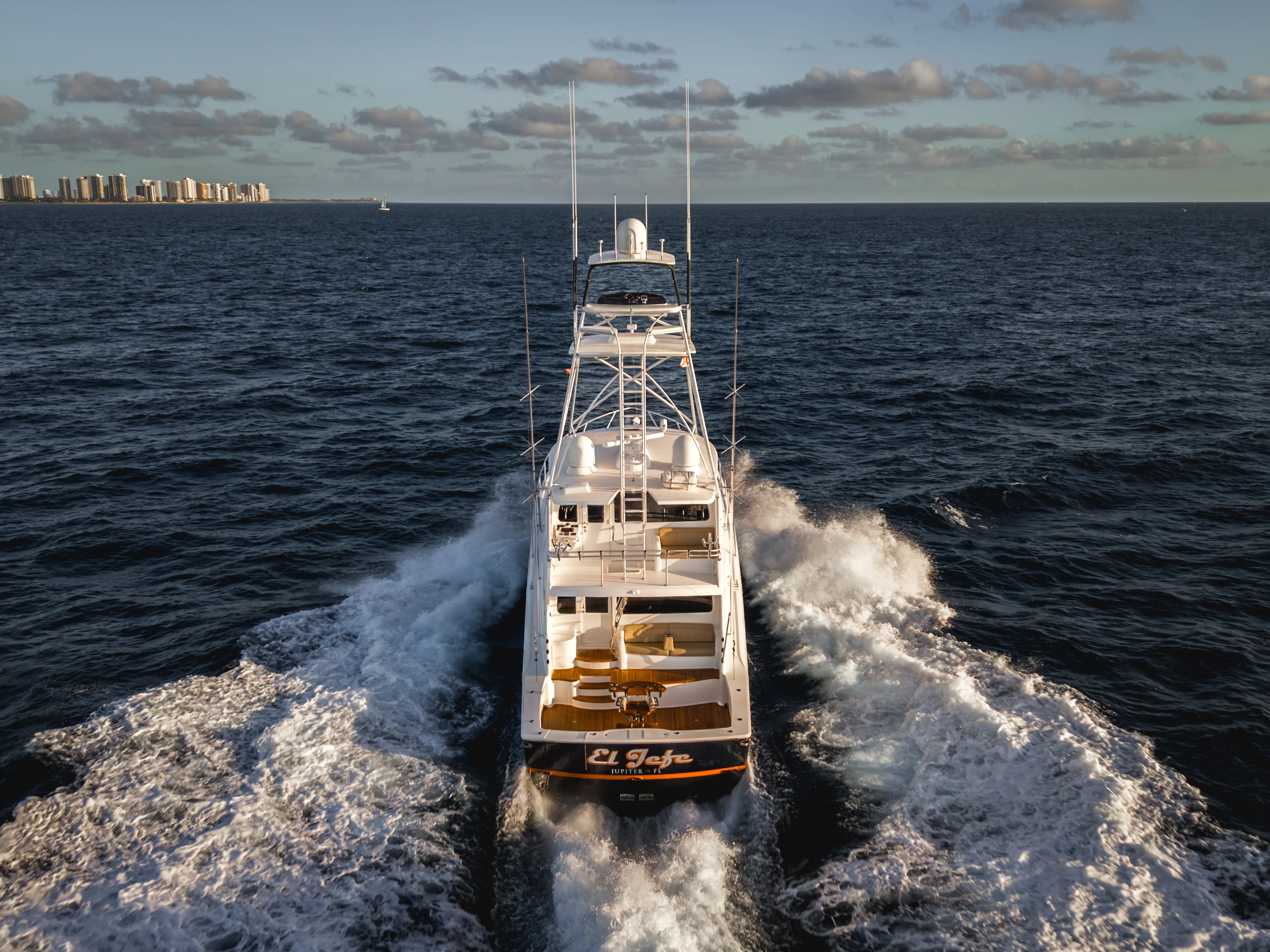 2015 Viking 70 CV ENCLOSED BRIDGE Image Thumbnail #19