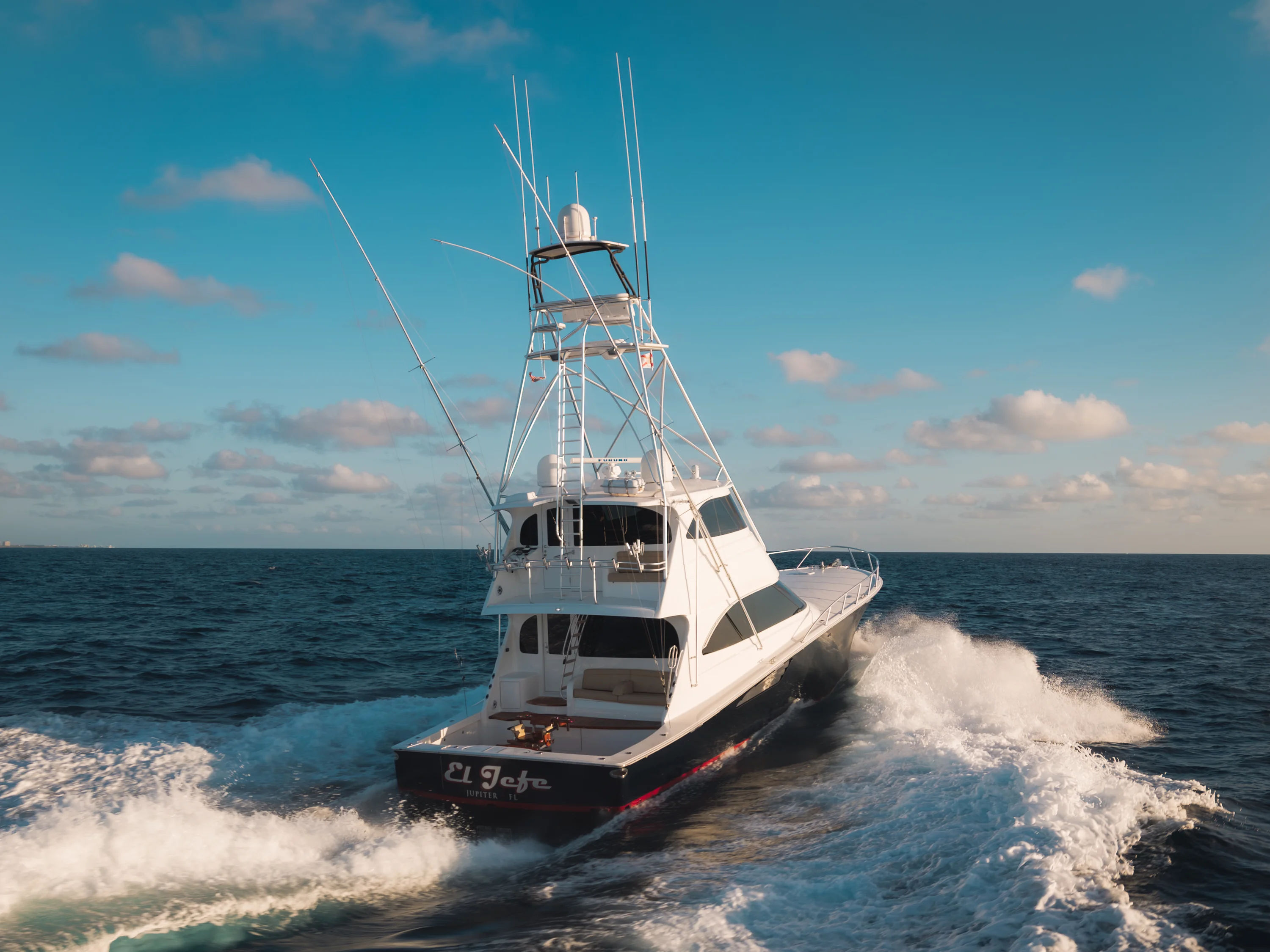 2015 Viking 70 CV ENCLOSED BRIDGE Image Thumbnail #6