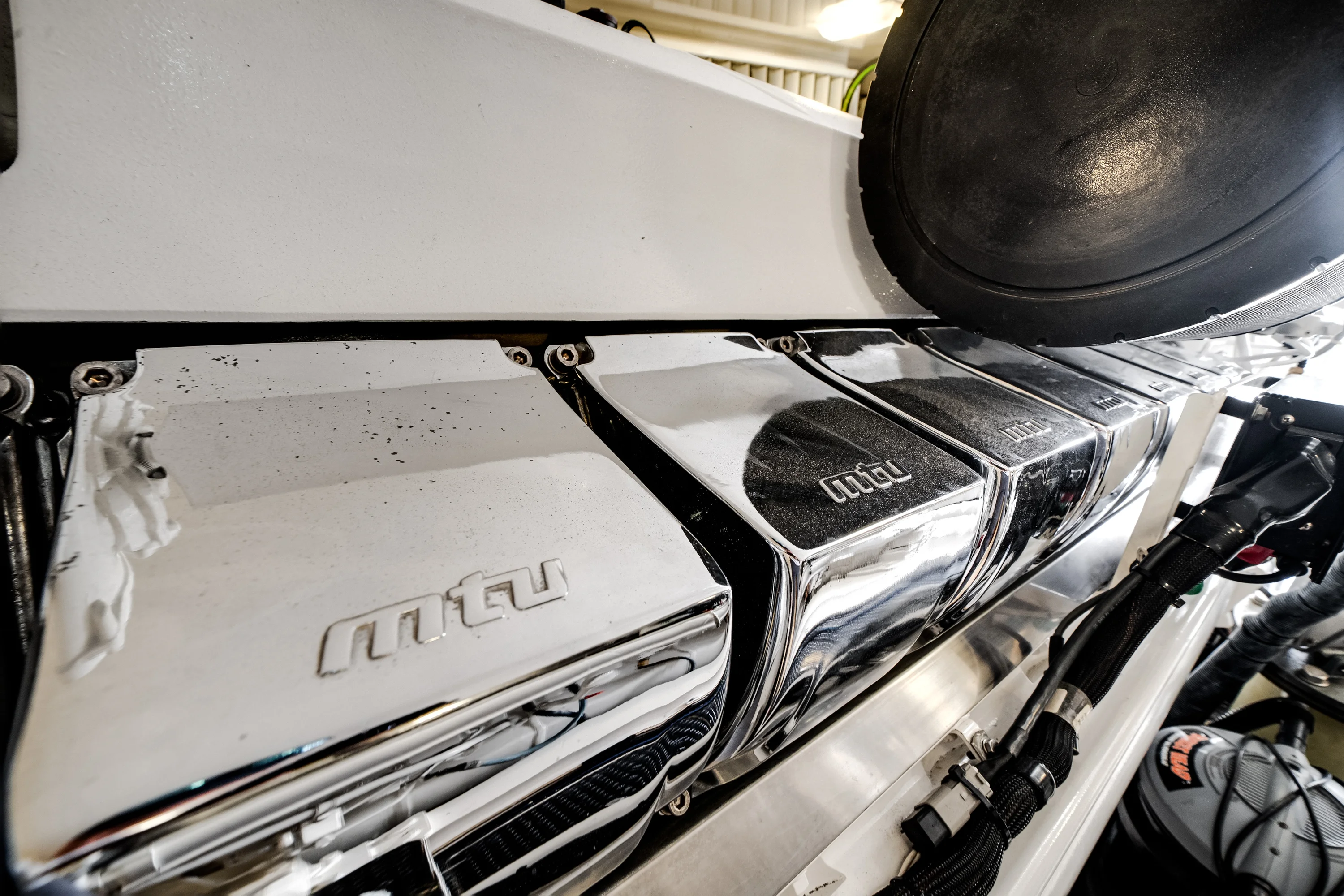 2015 Viking 70 CV ENCLOSED BRIDGE Image Thumbnail #78