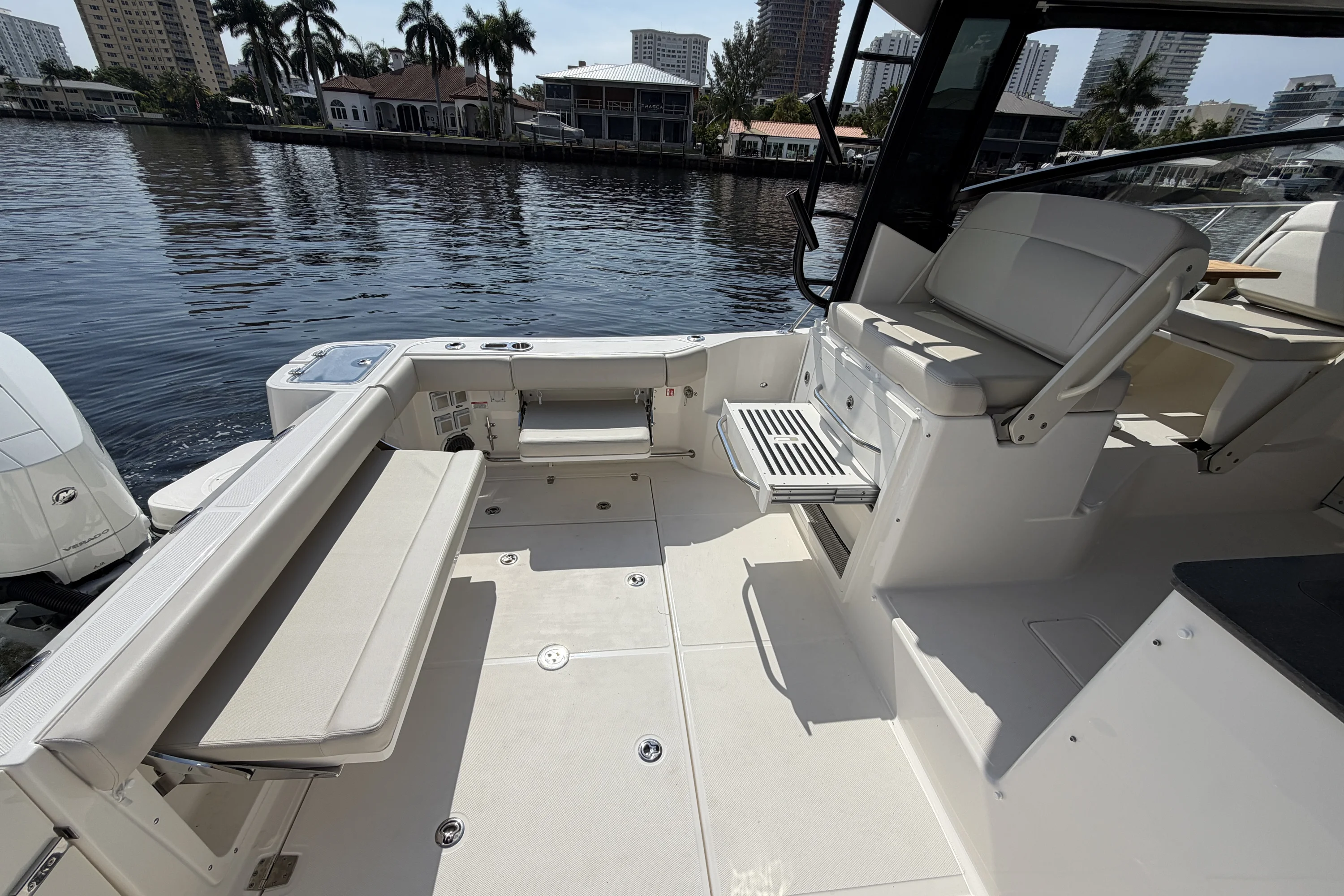 2026 Boston Whaler 325 Conquest Image Thumbnail #31