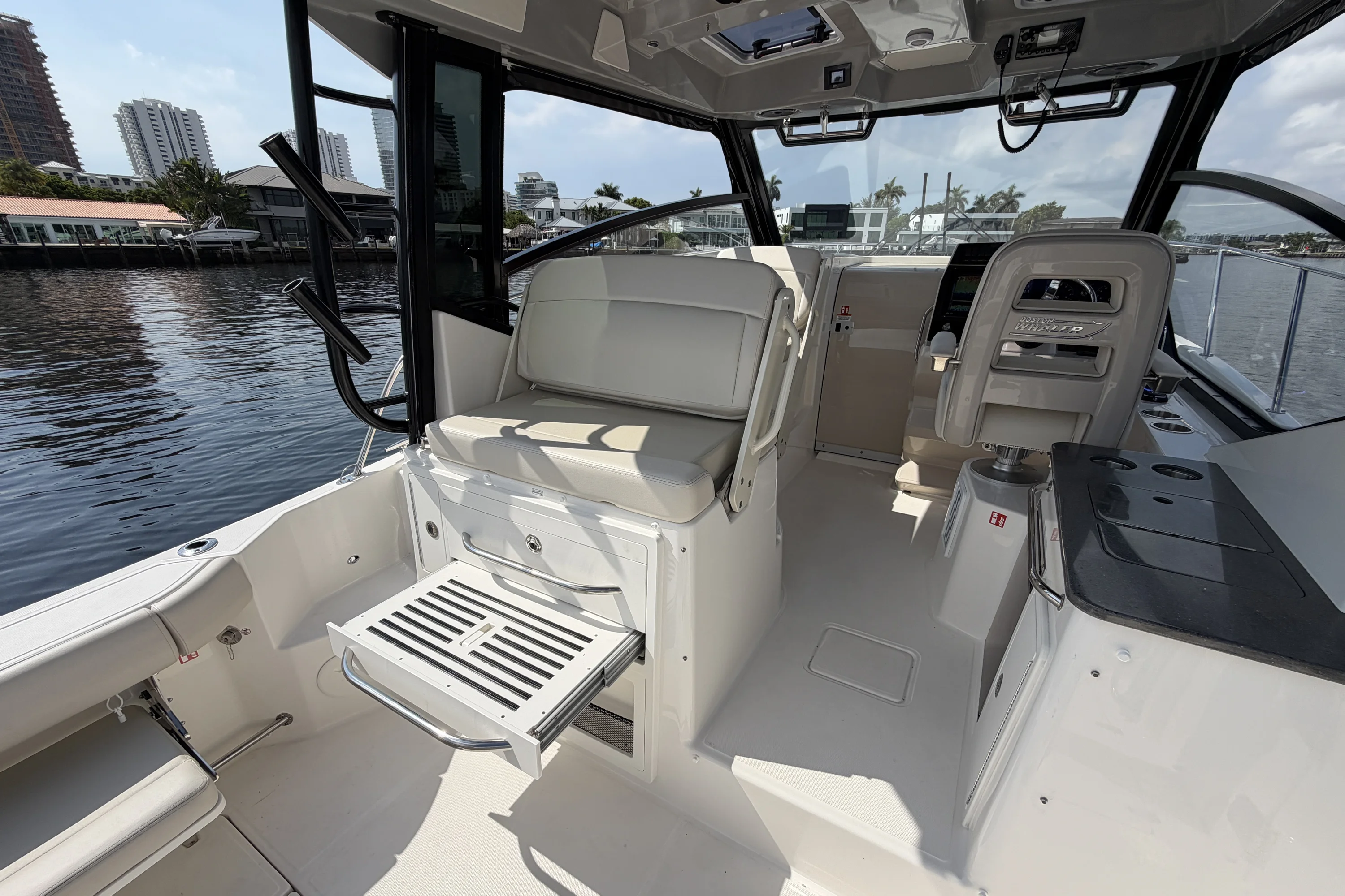 2026 Boston Whaler 325 Conquest Image Thumbnail #33