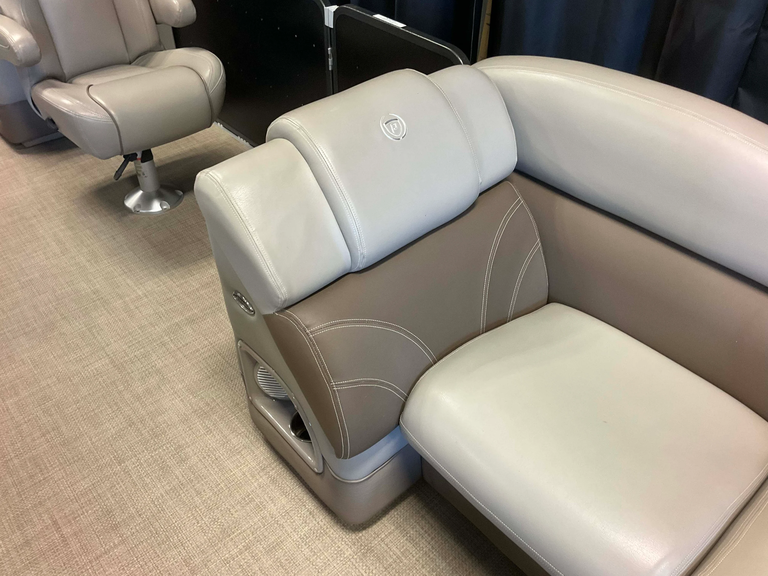 2014 Premier 235 Image Thumbnail #32