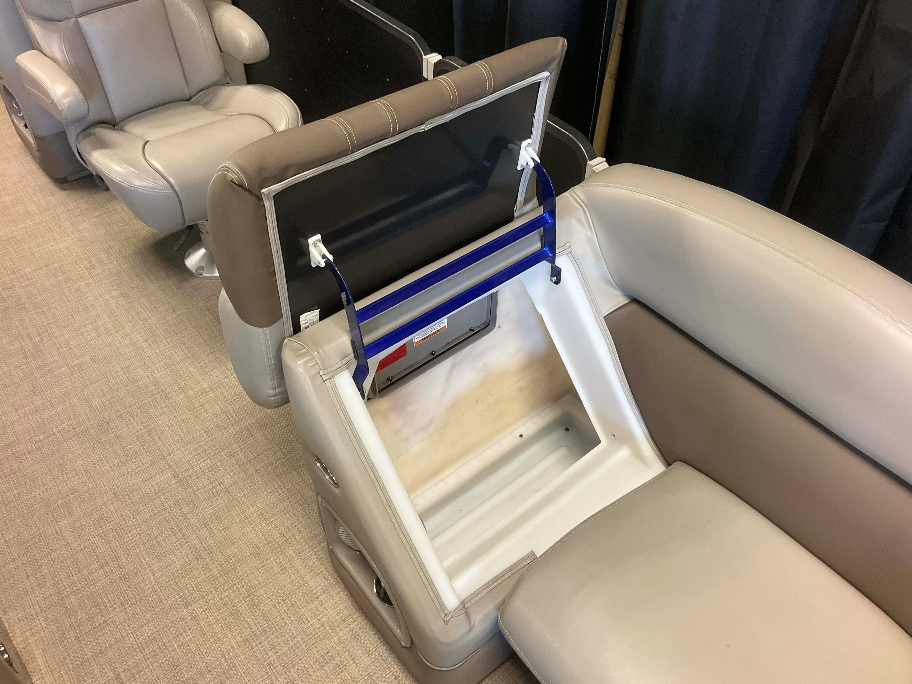 2014 Premier 235 Image Thumbnail #33