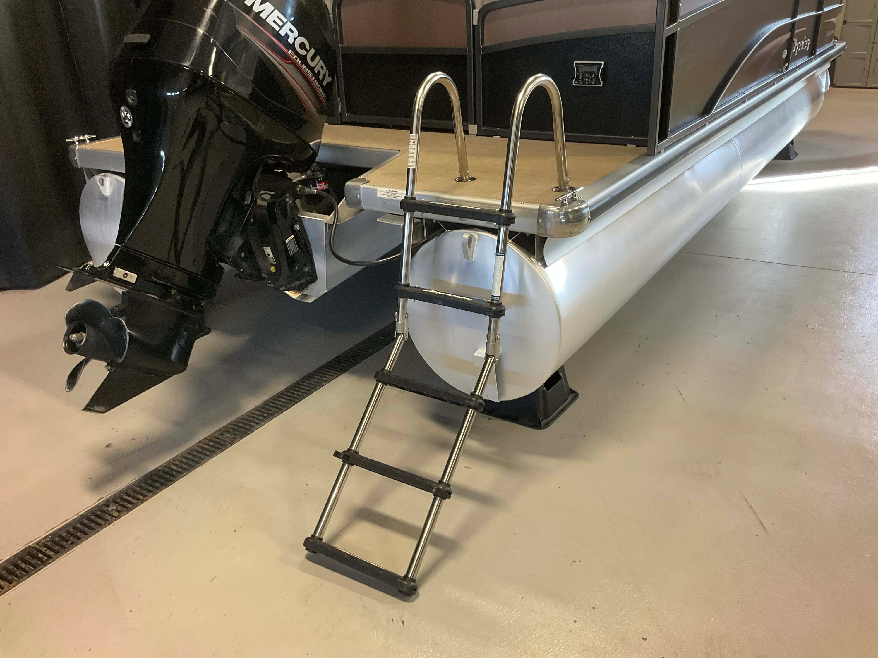 2014 Premier 235 Image Thumbnail #11