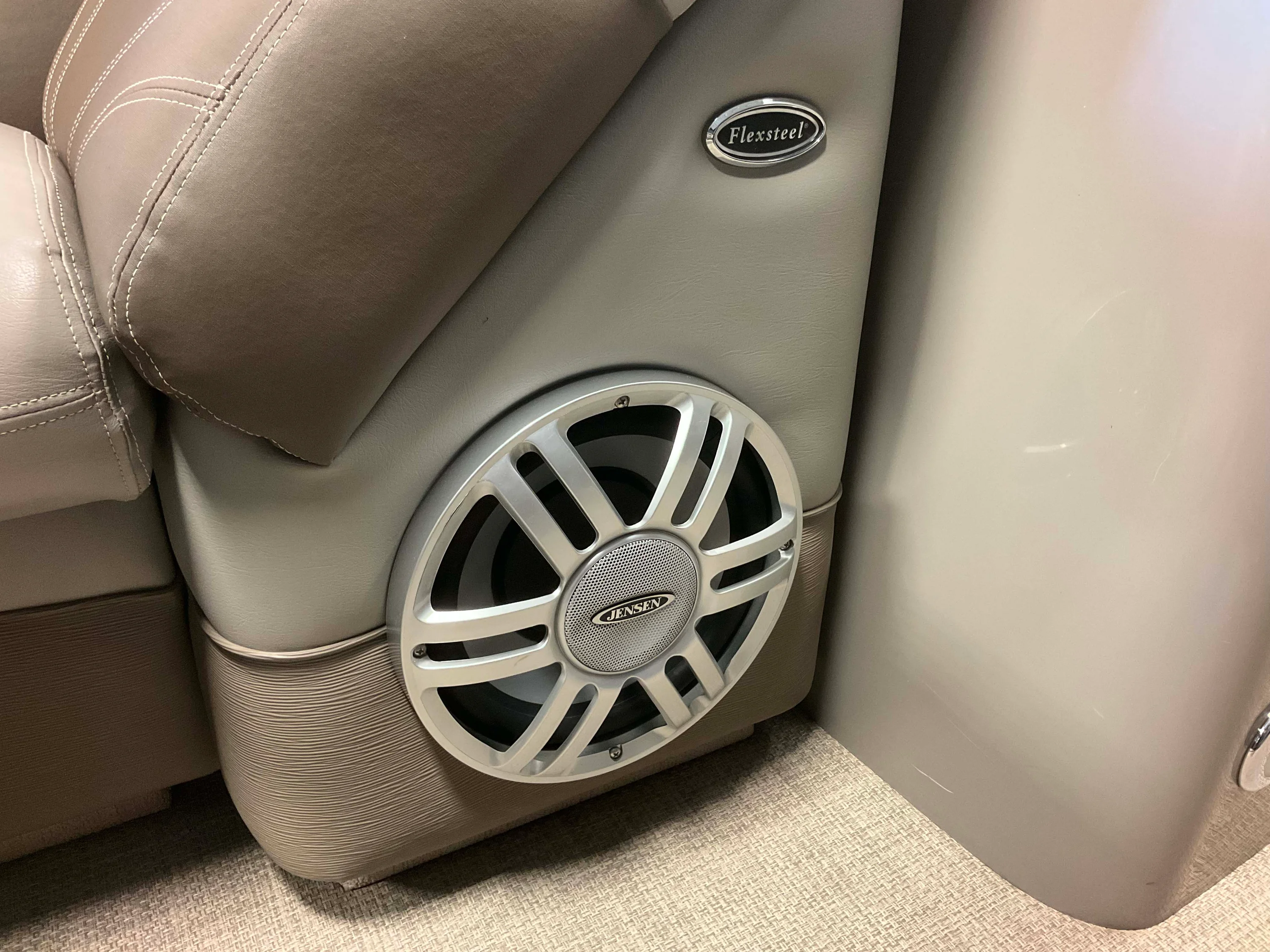 2014 Premier 235 Image Thumbnail #34