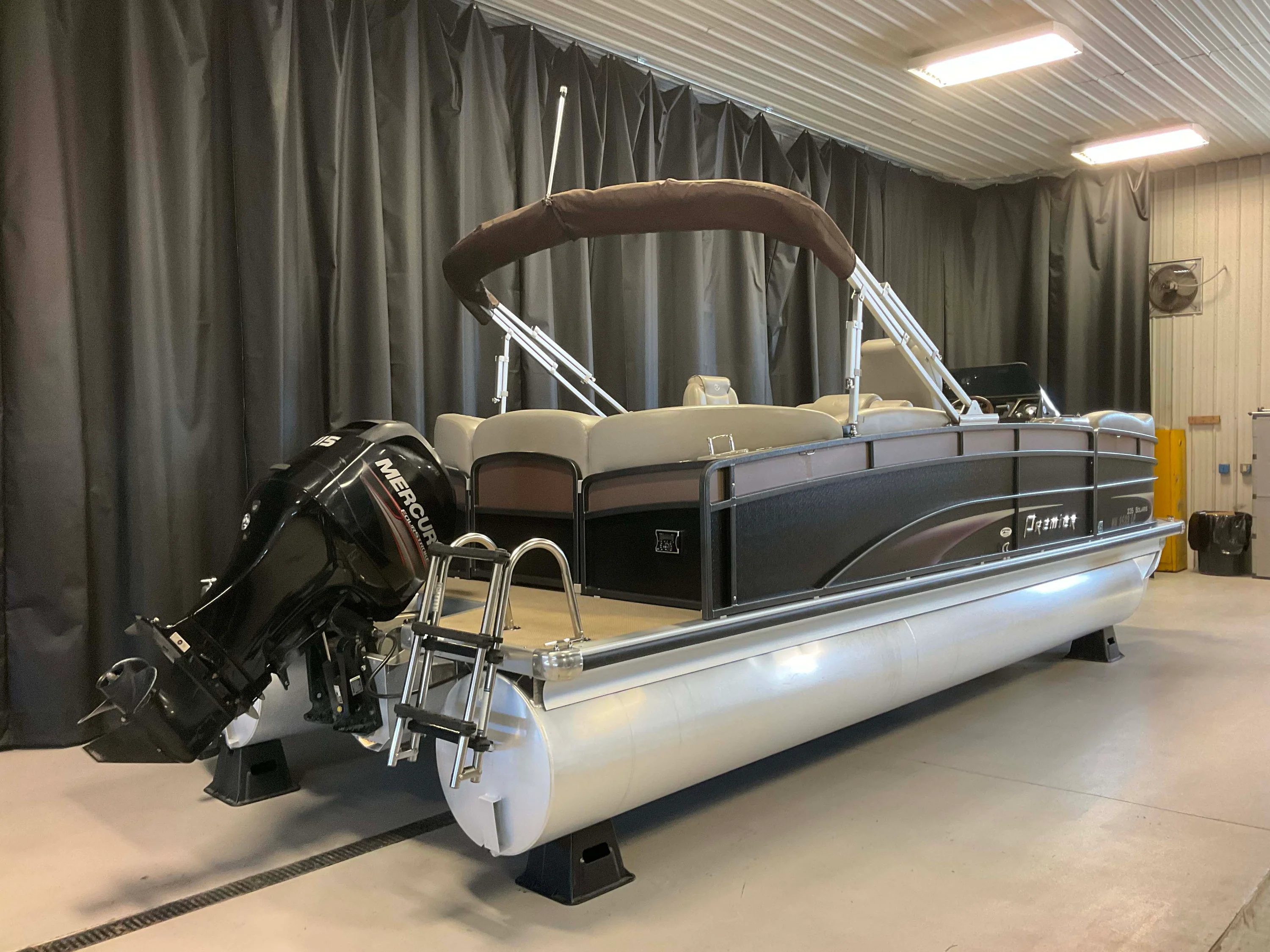 2014 Premier 235 Image Thumbnail #2