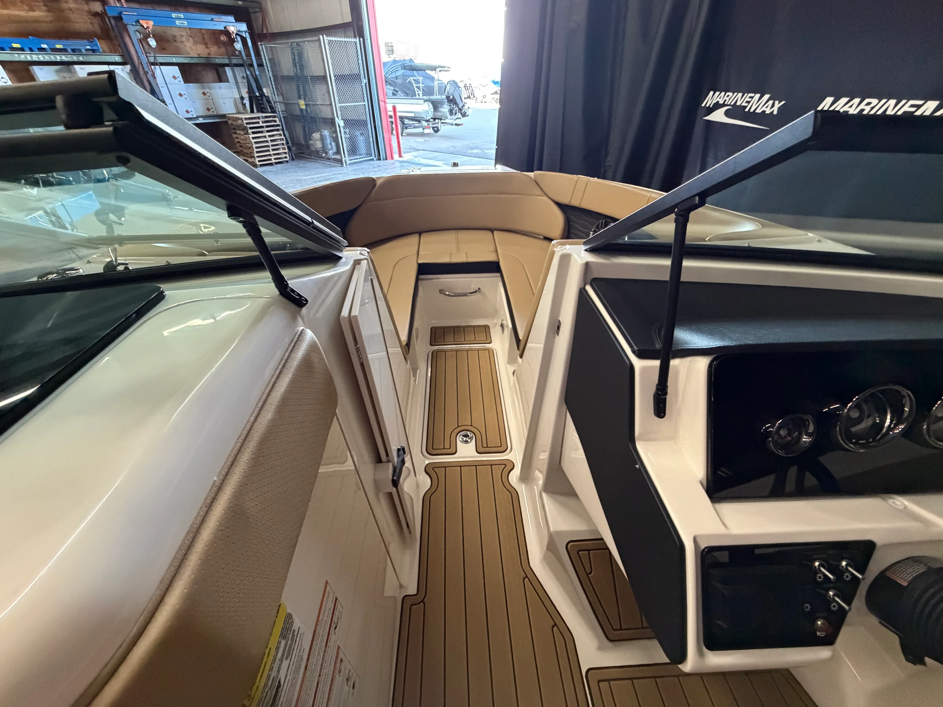 2024 Sea Ray SPX 230 Image Thumbnail #27