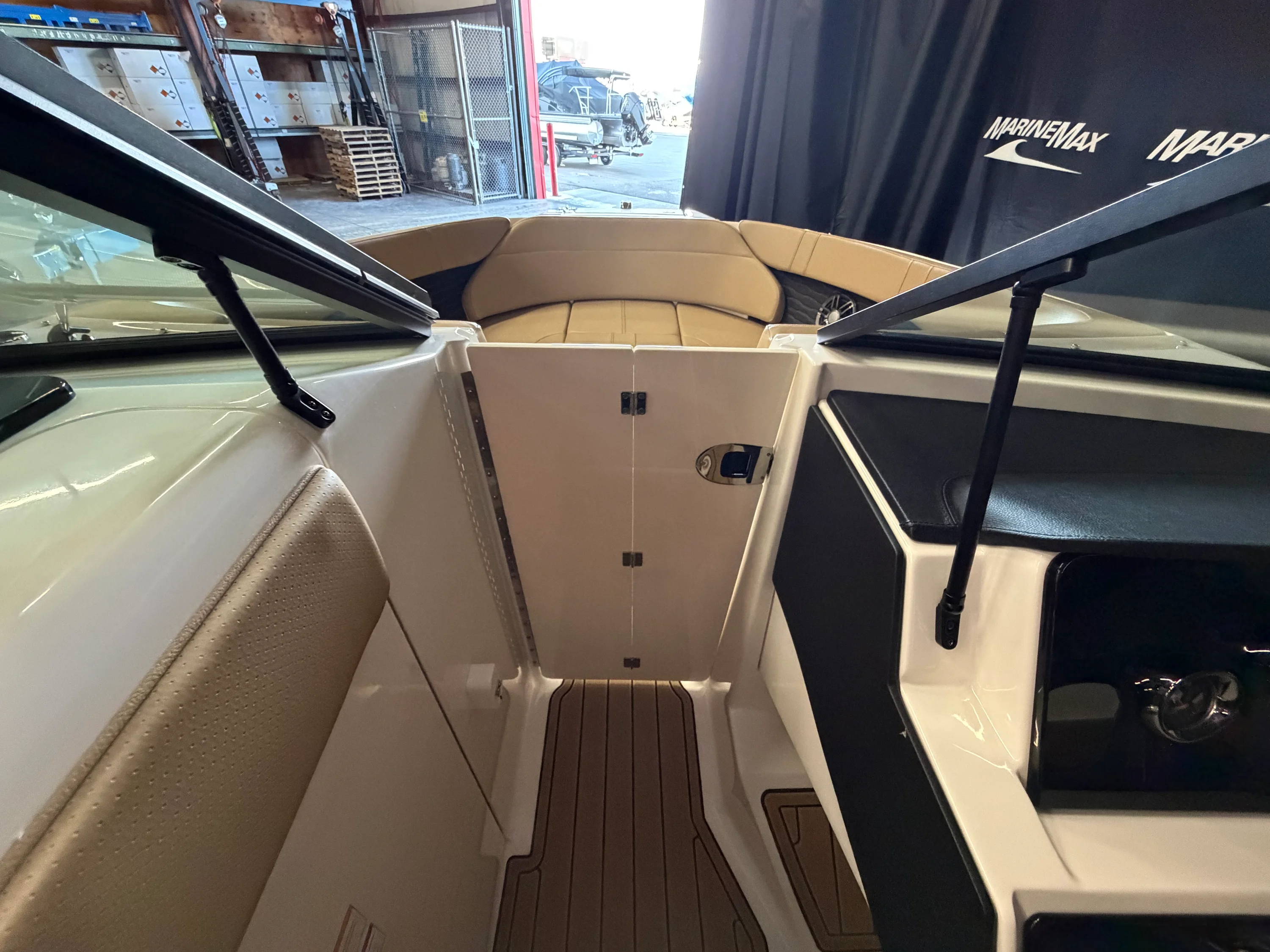 2024 Sea Ray SPX 230 Image Thumbnail #32