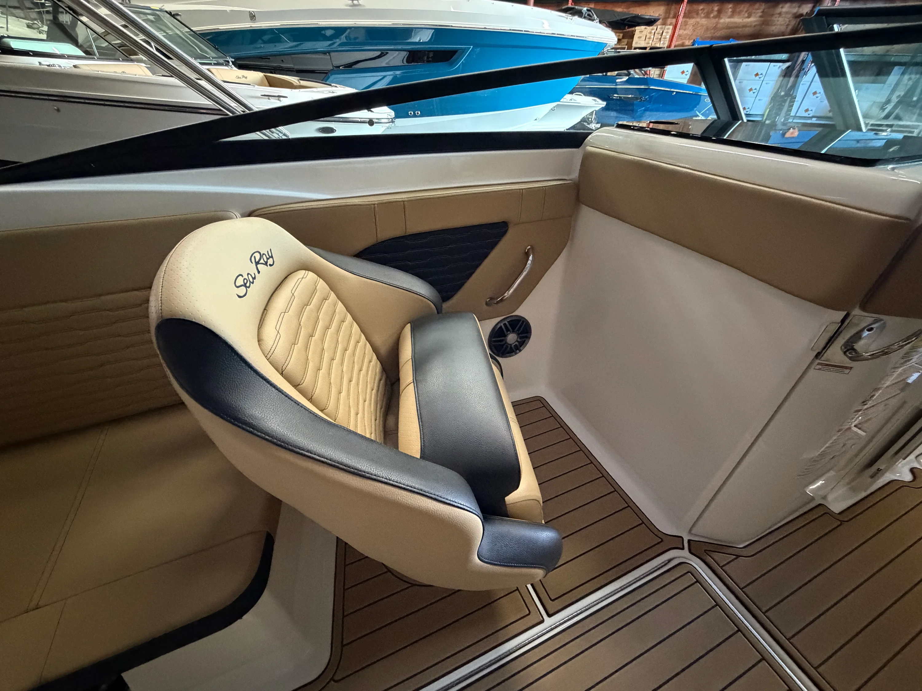 2024 Sea Ray SPX 230 Image Thumbnail #25