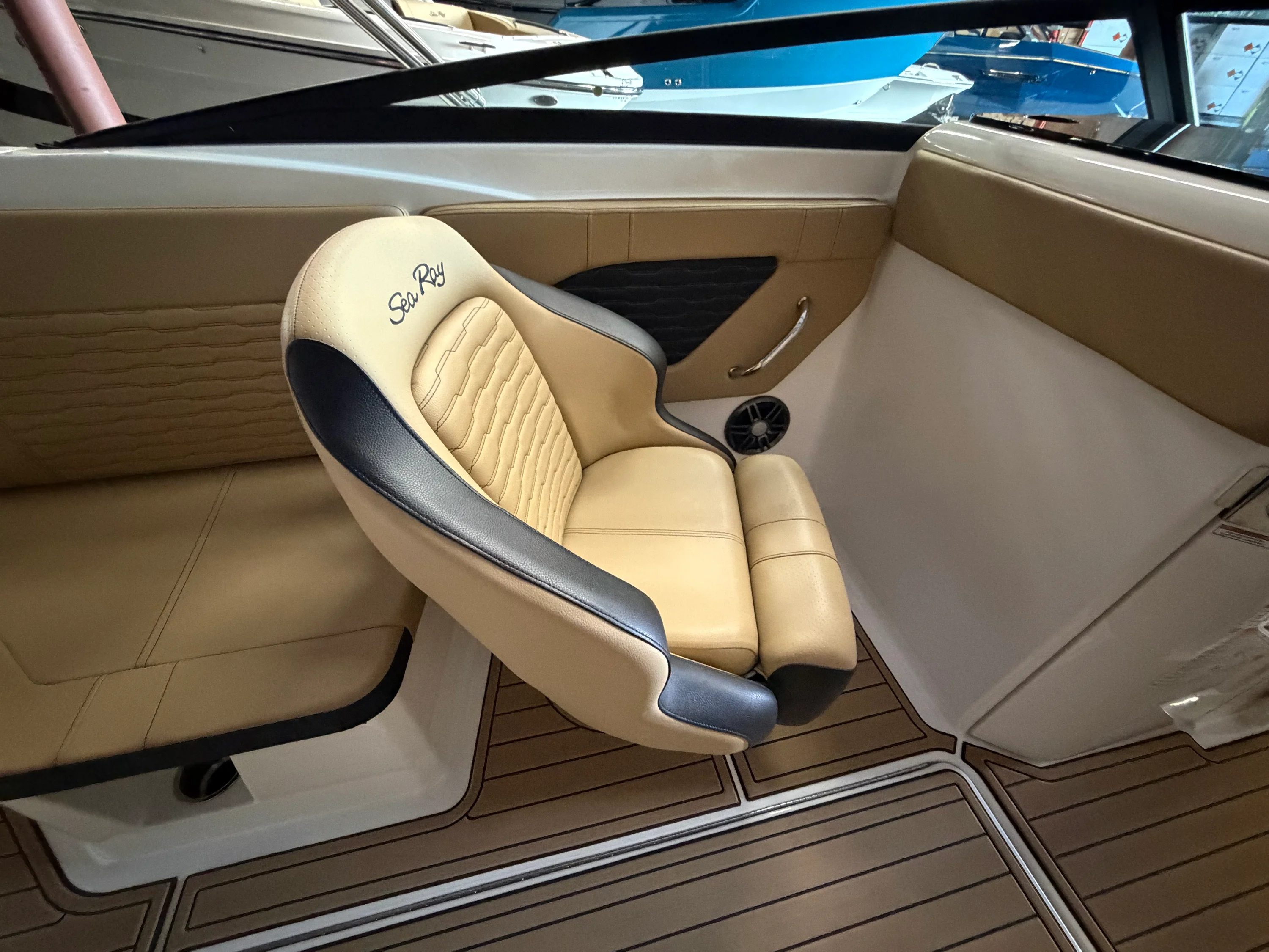 2024 Sea Ray SPX 230 Image Thumbnail #26