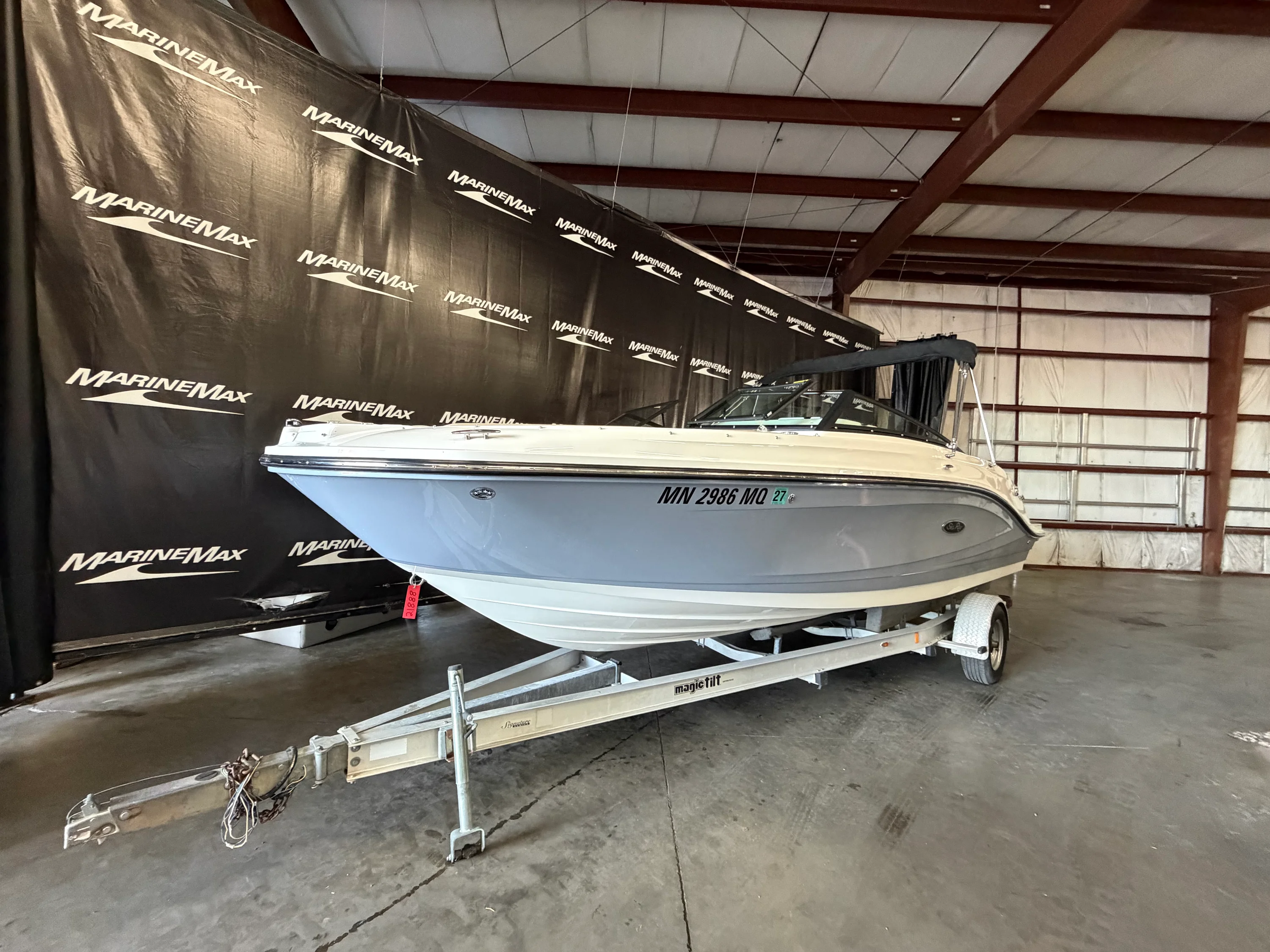 2024 Sea Ray SPX 230 Image Thumbnail #3