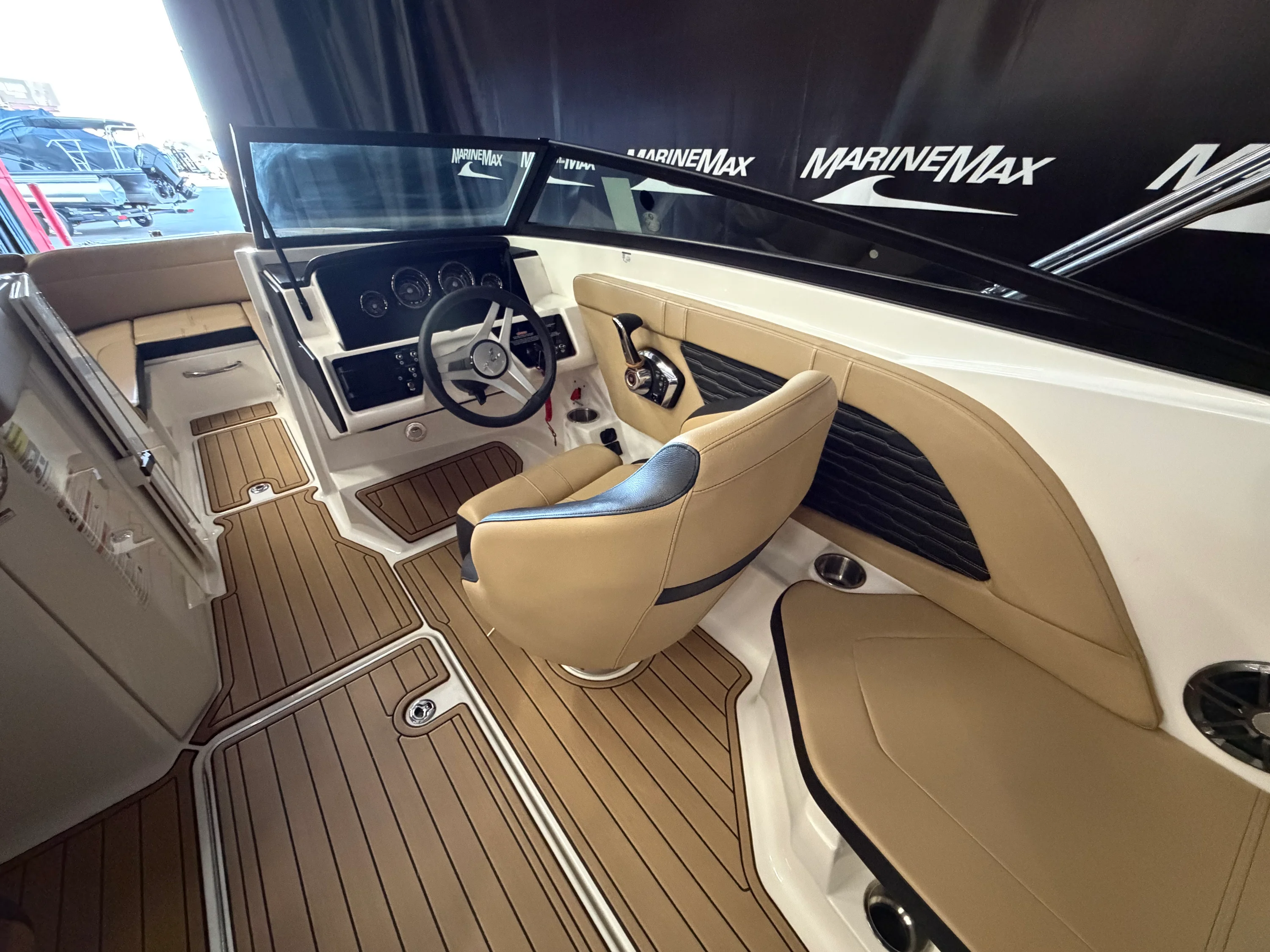 2024 Sea Ray SPX 230 Image Thumbnail #16