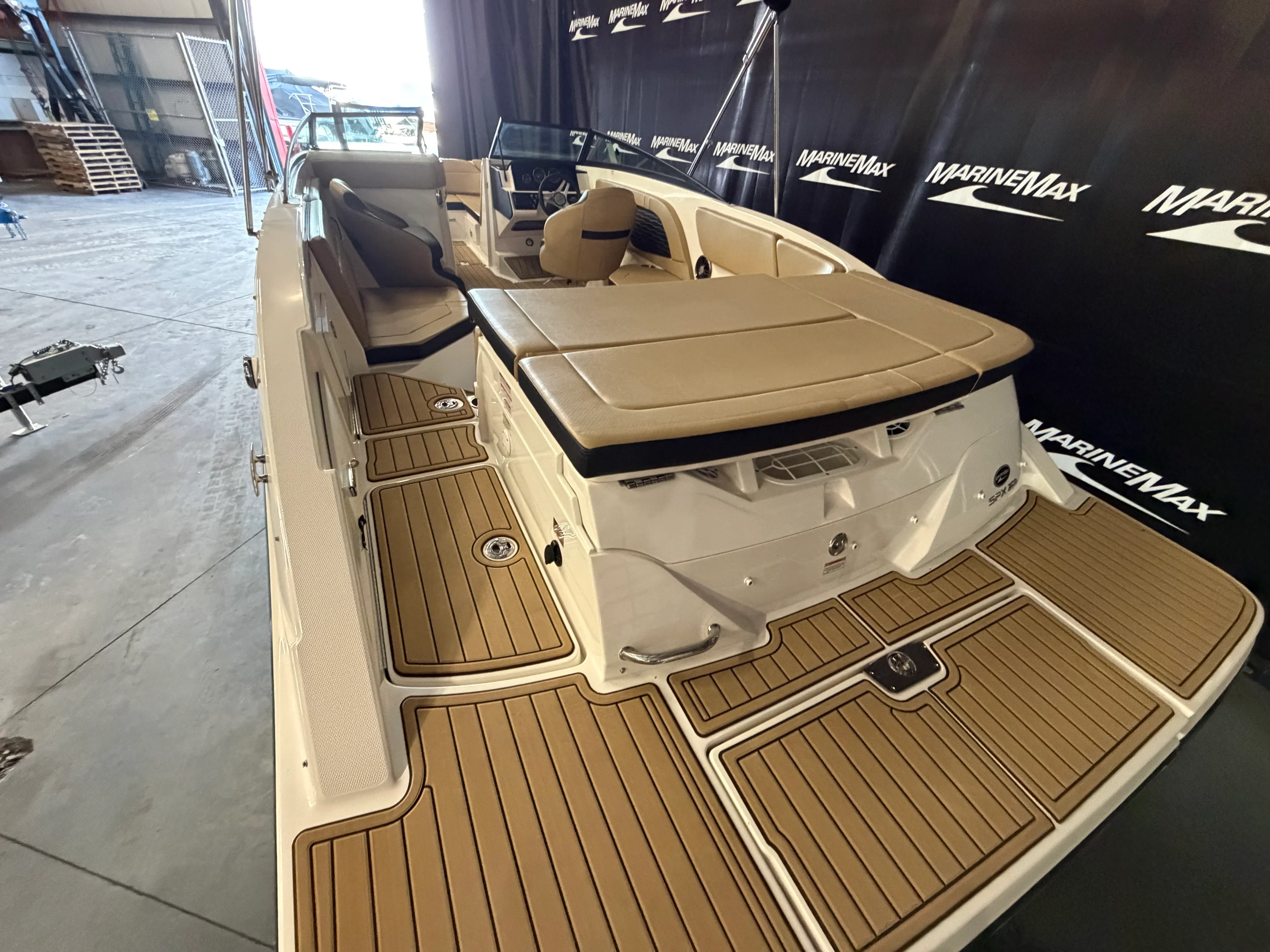 2024 Sea Ray SPX 230 Image Thumbnail #8