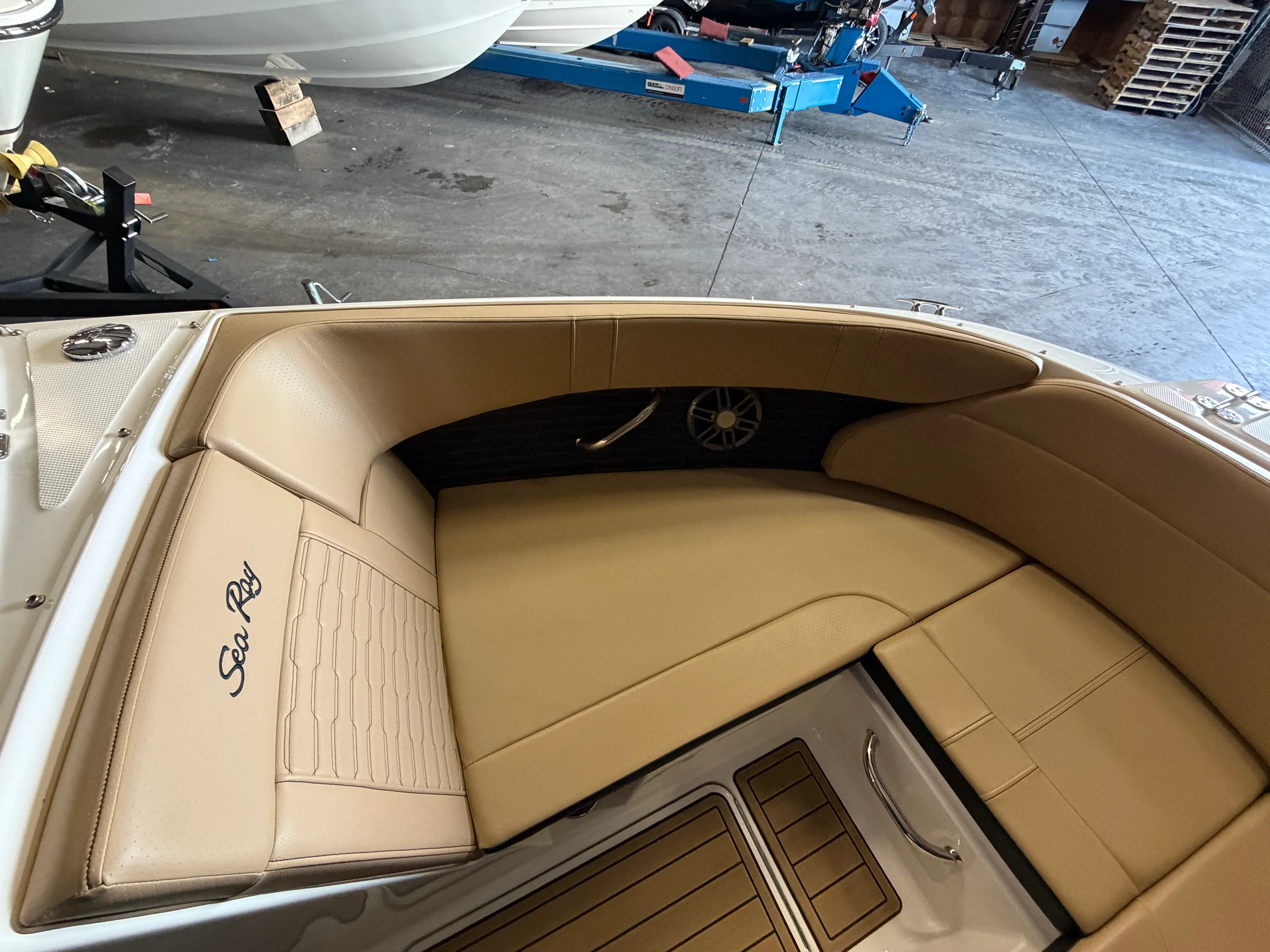 2024 Sea Ray SPX 230 Image Thumbnail #33