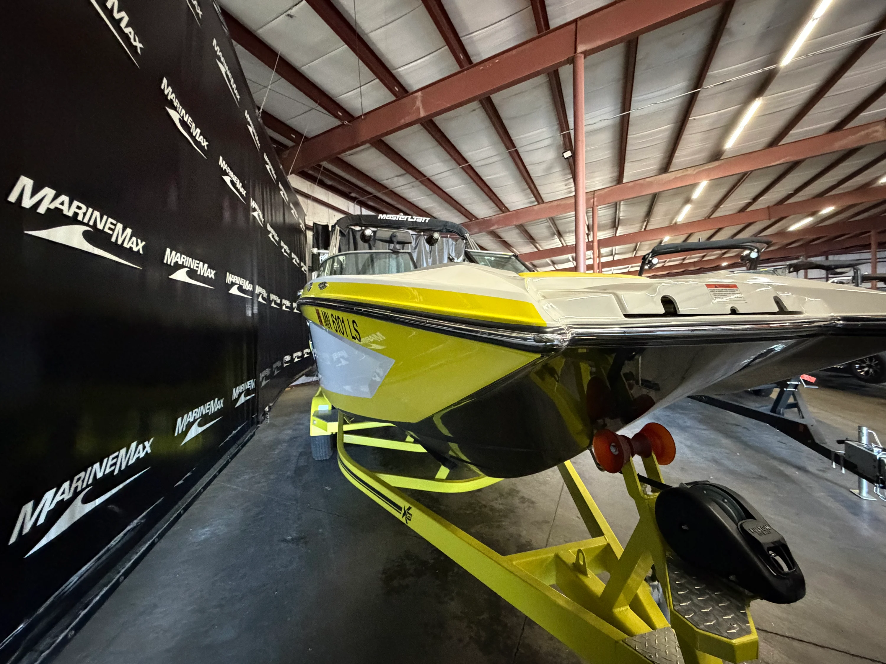 2016 Mastercraft X23 Image Thumbnail #3