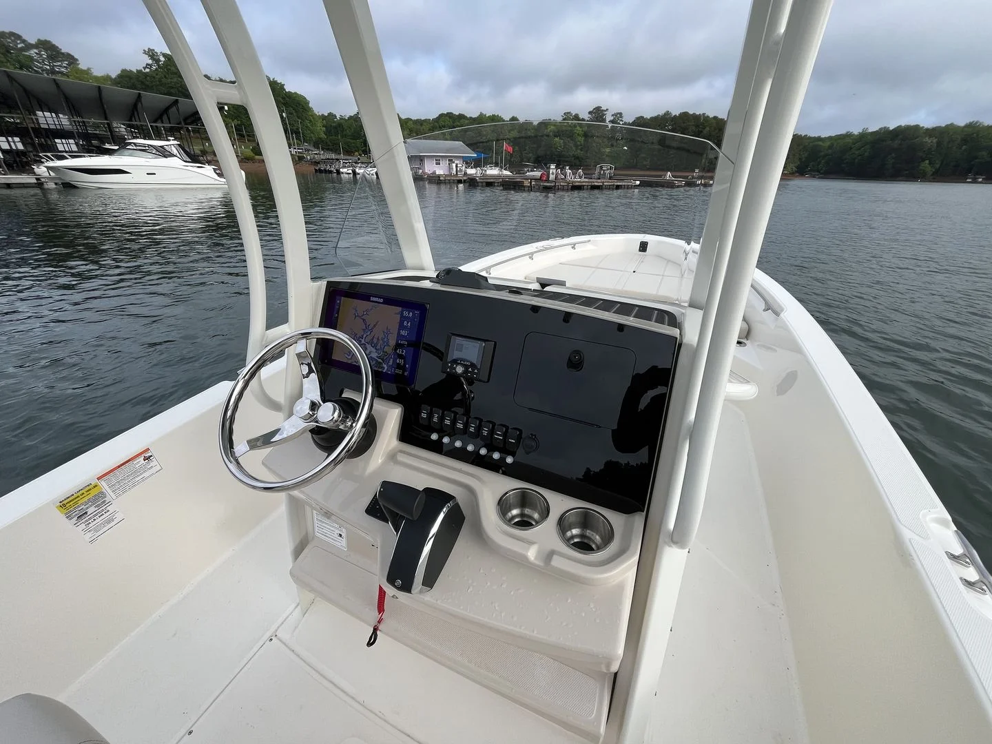 2026 Boston Whaler 250 Dauntless Image Thumbnail #11