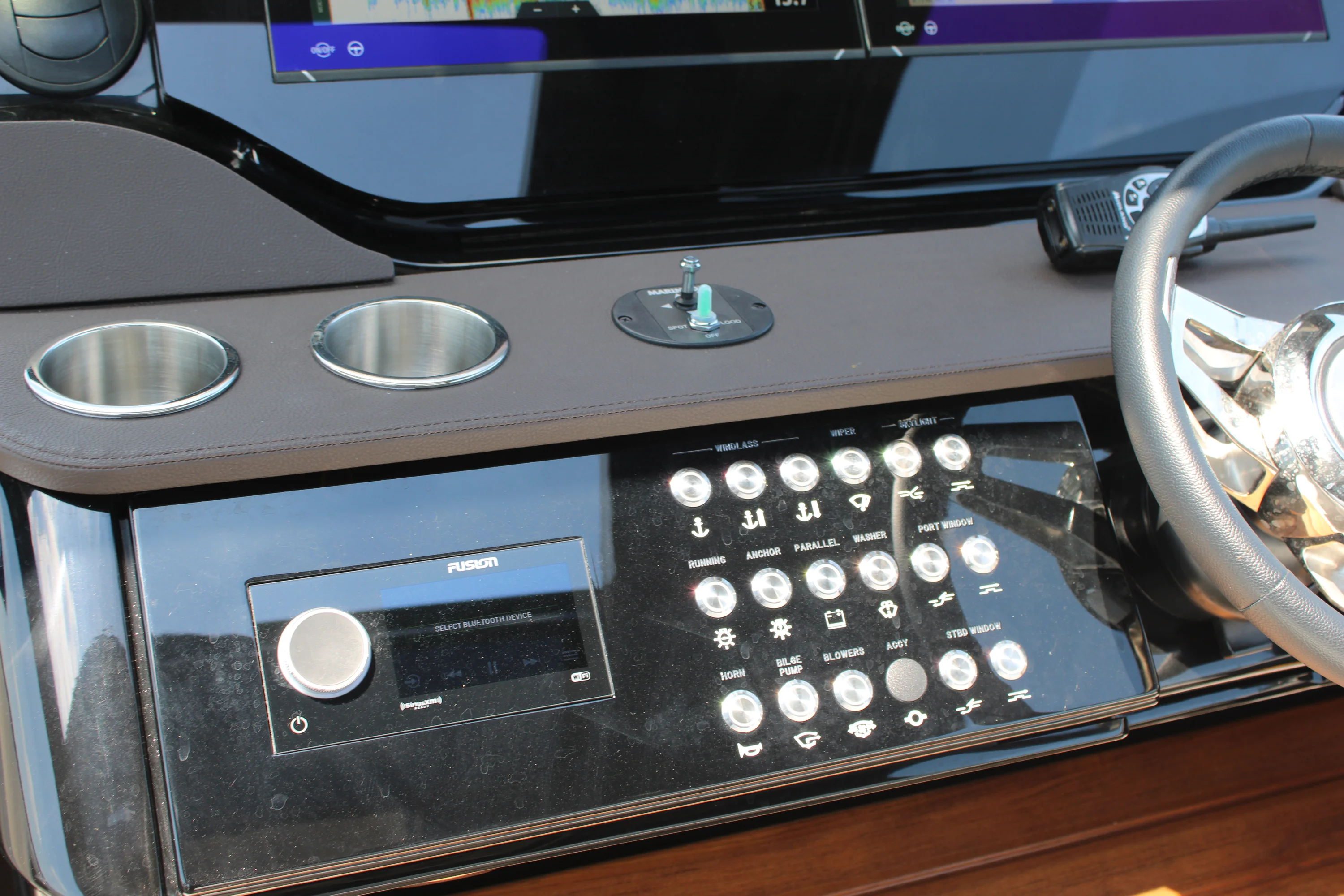 2026 Sea Ray Sundancer 370 Outboard Image Thumbnail #61