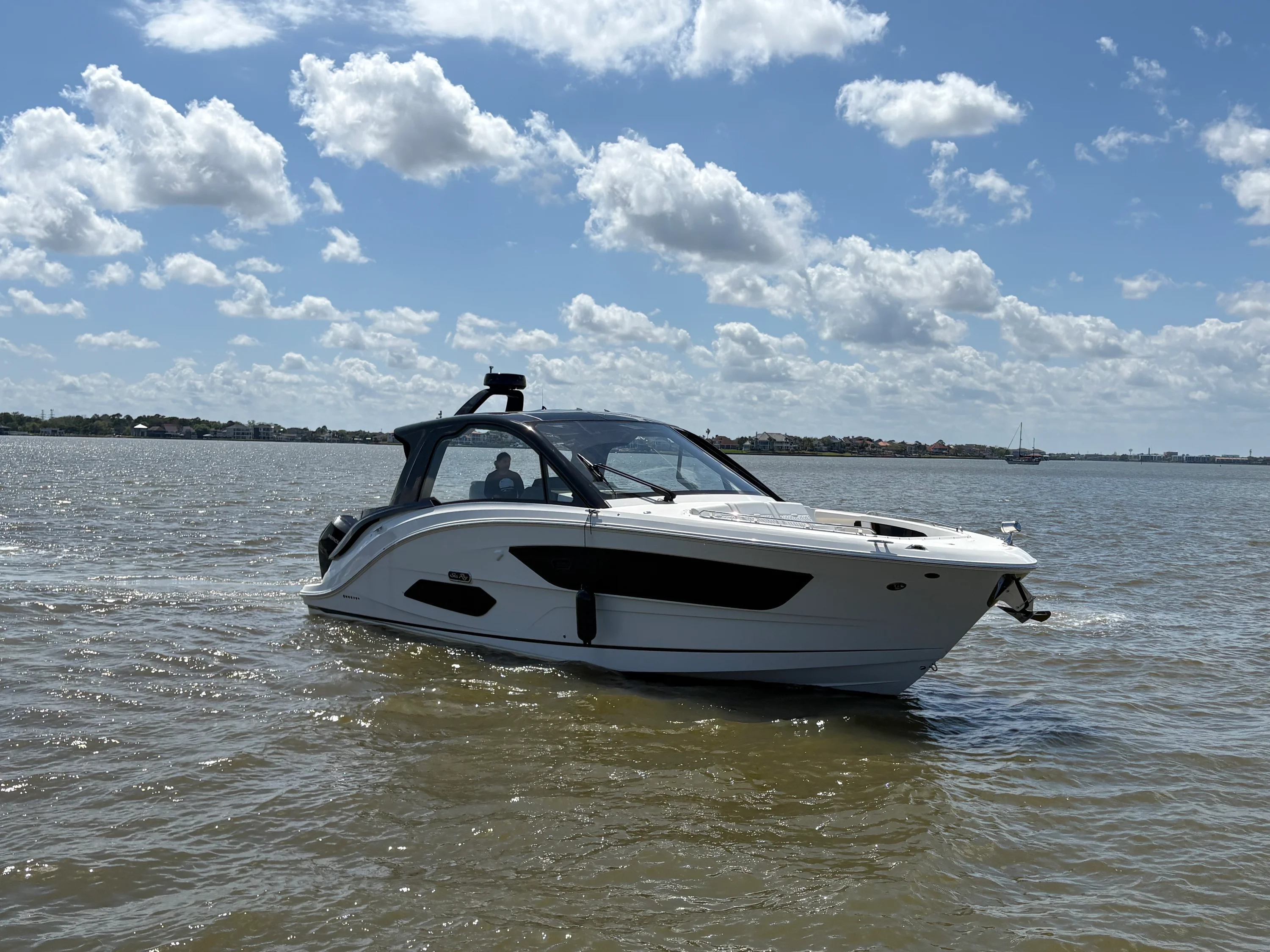 2026 Sea Ray Sundancer 370 Outboard Image Thumbnail #2