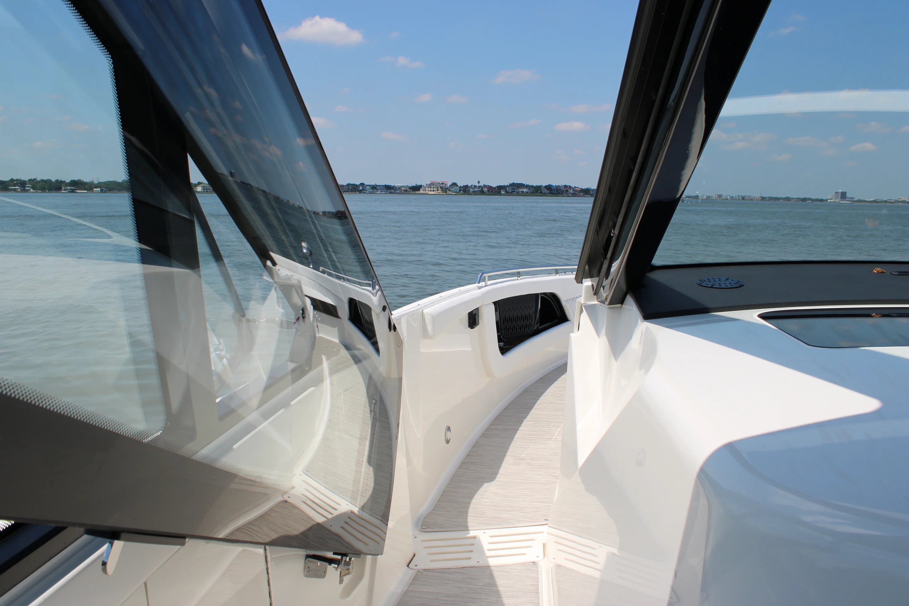 2026 Sea Ray Sundancer 370 Outboard Image Thumbnail #49