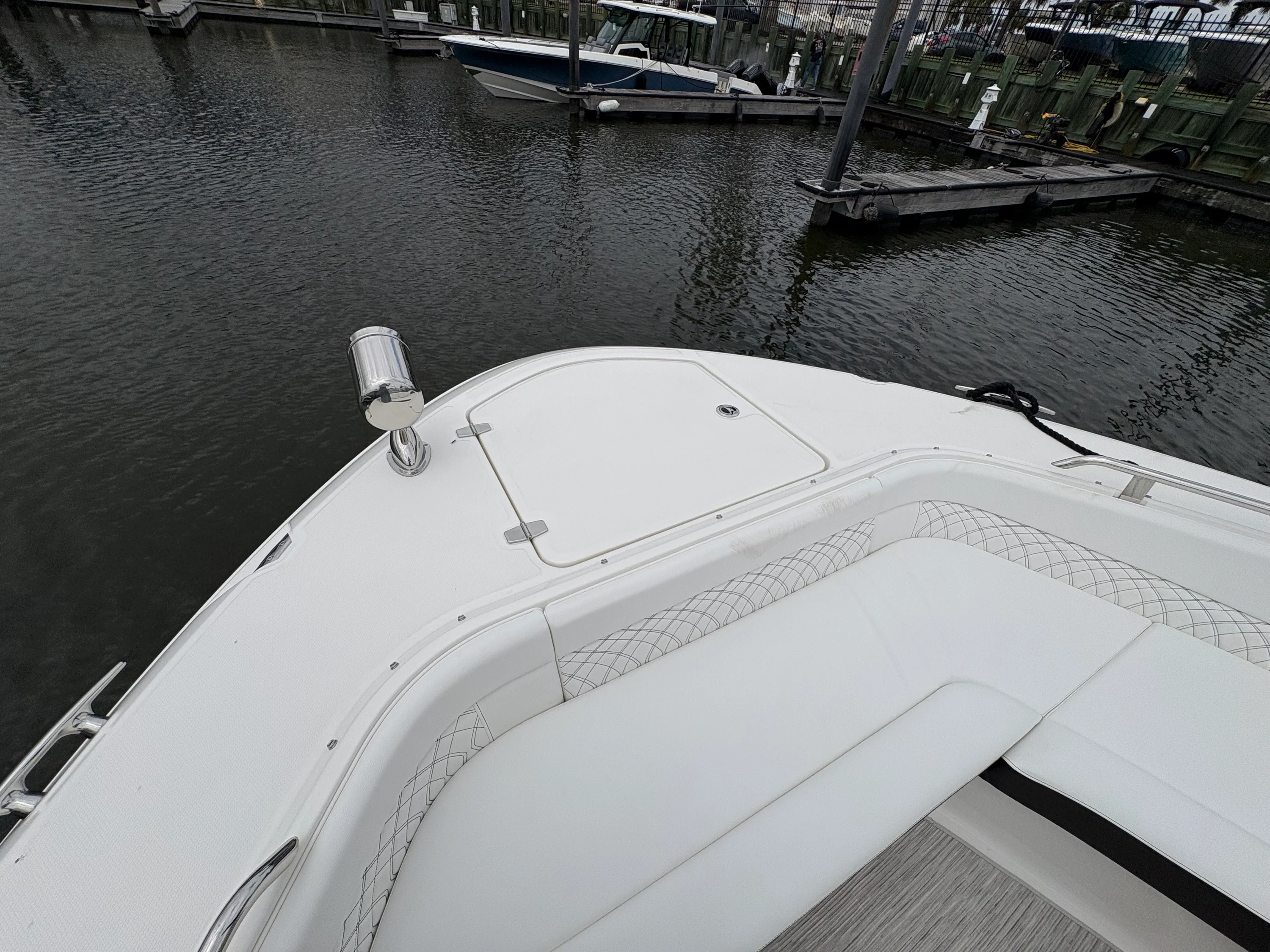 2026 Sea Ray Sundancer 370 Outboard Image Thumbnail #27