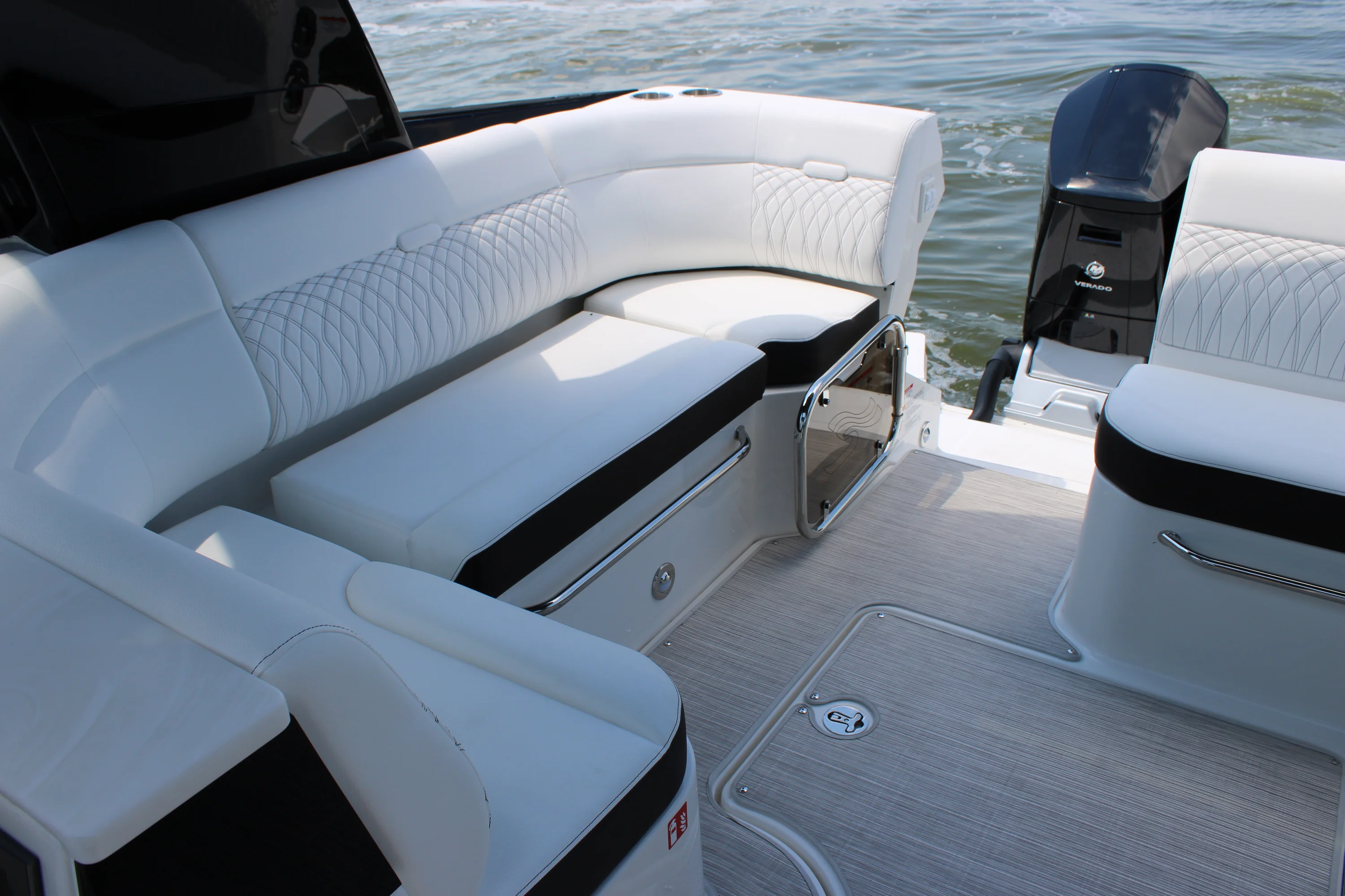 2026 Sea Ray Sundancer 370 Outboard Image Thumbnail #84