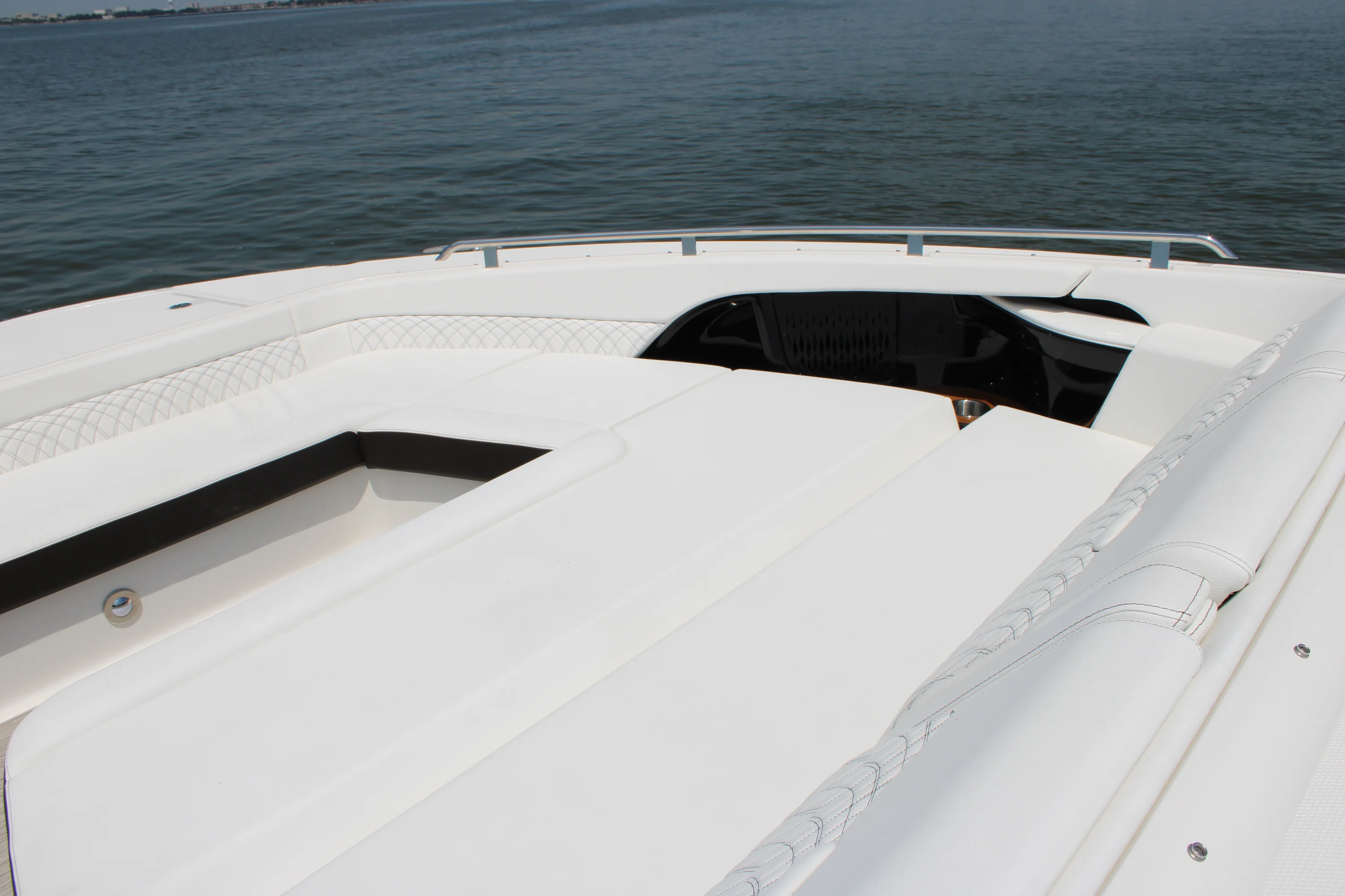 2026 Sea Ray Sundancer 370 Outboard Image Thumbnail #43