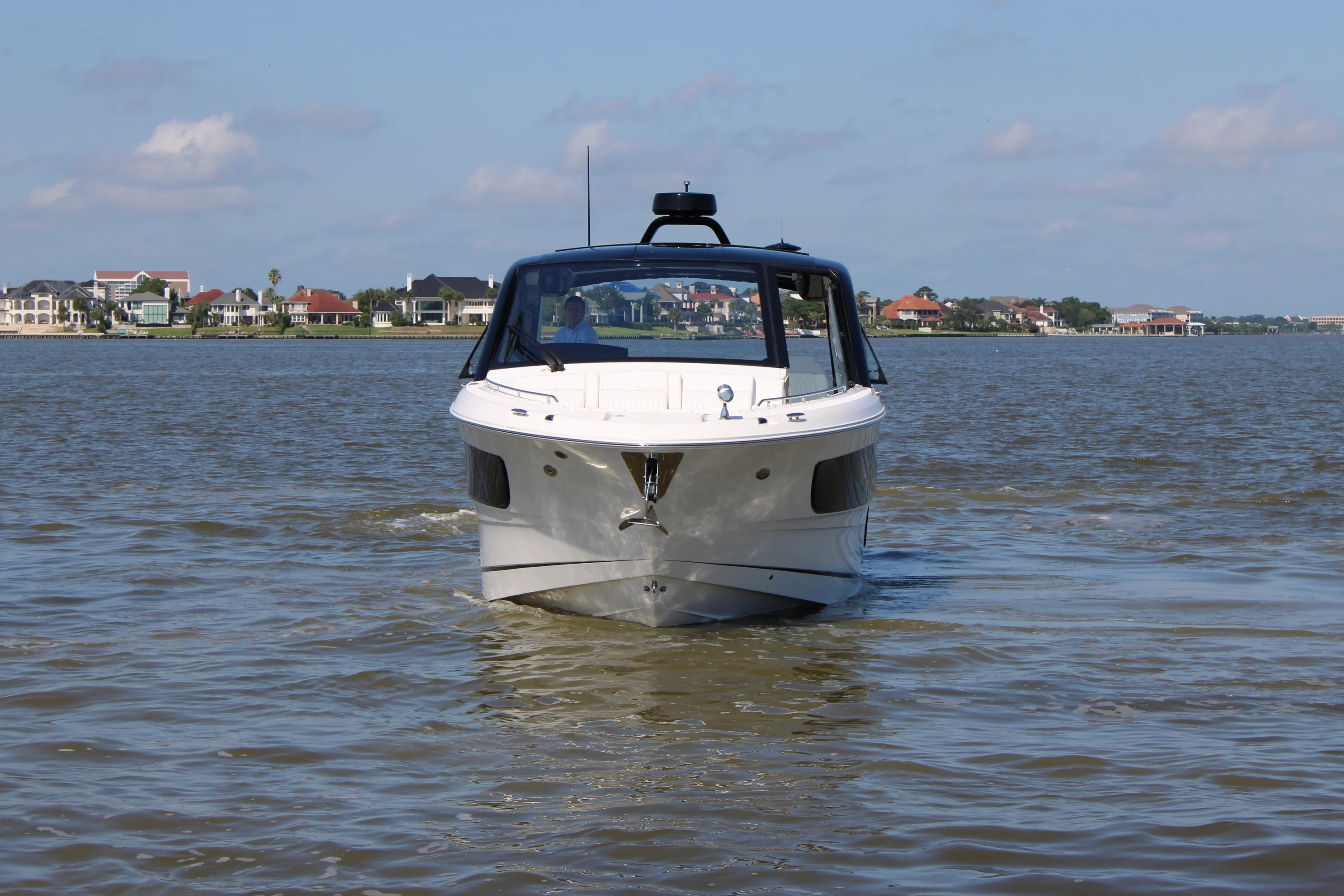 2026 Sea Ray Sundancer 370 Outboard Image Thumbnail #3