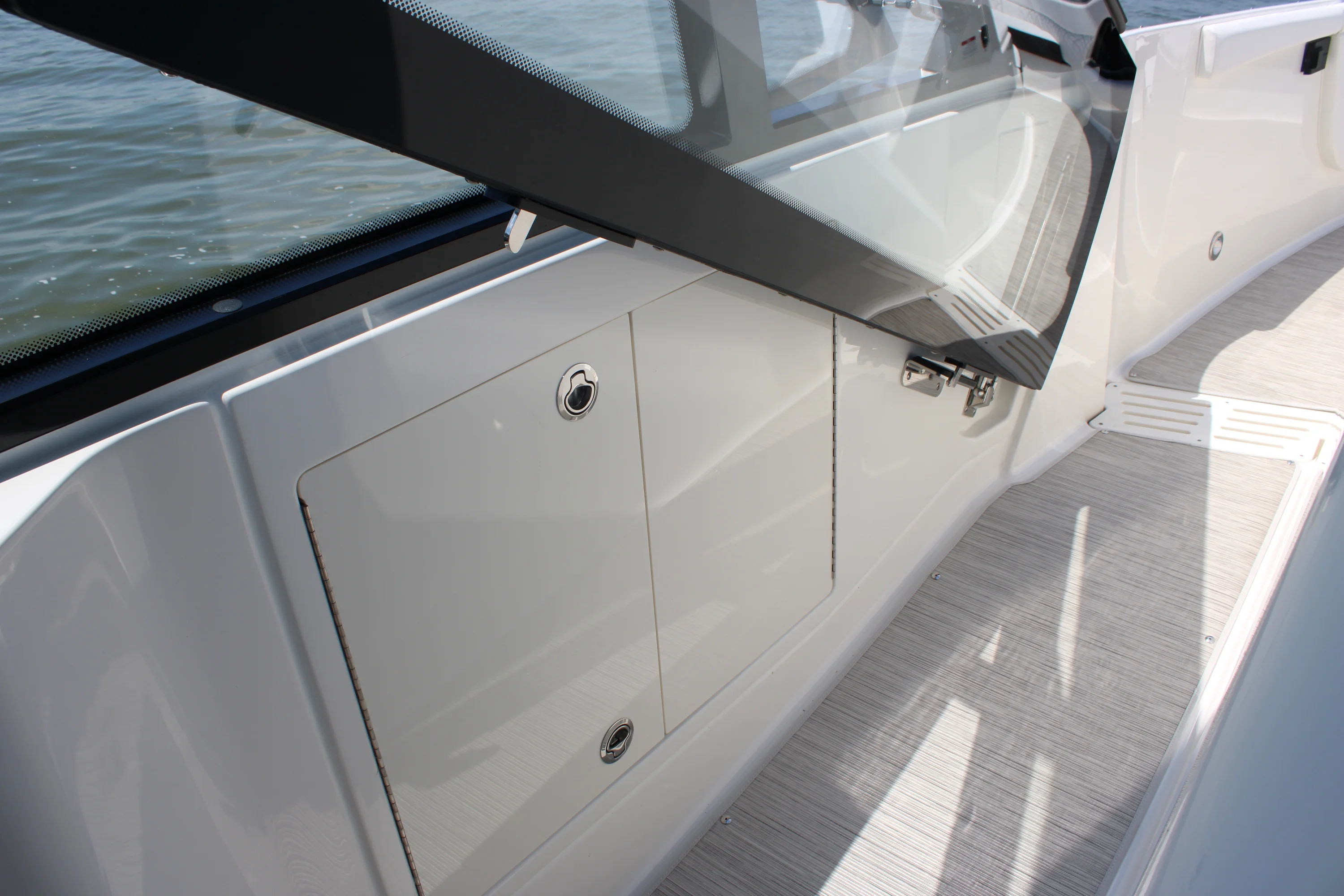 2026 Sea Ray Sundancer 370 Outboard Image Thumbnail #50