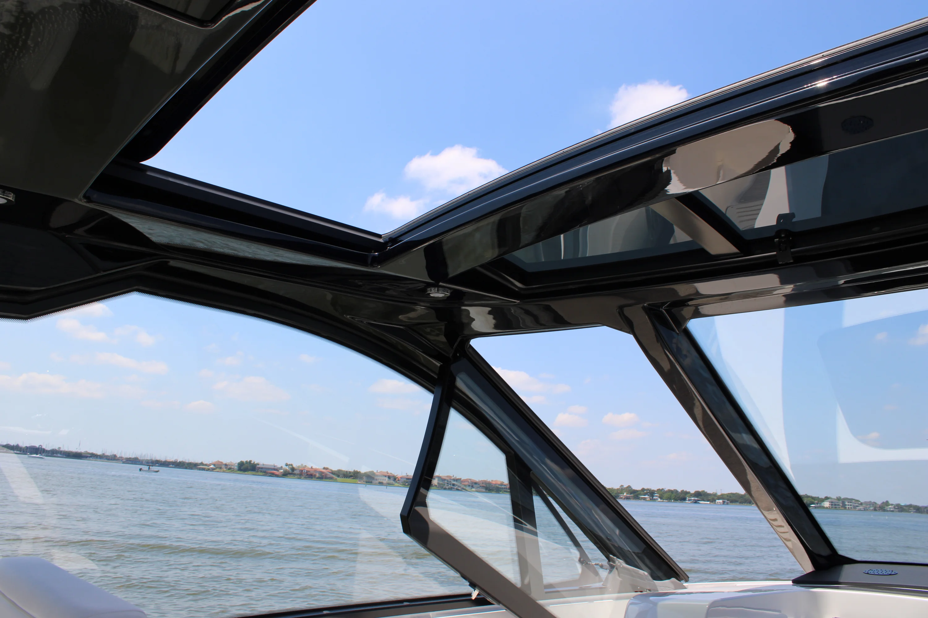 2026 Sea Ray Sundancer 370 Outboard Image Thumbnail #54