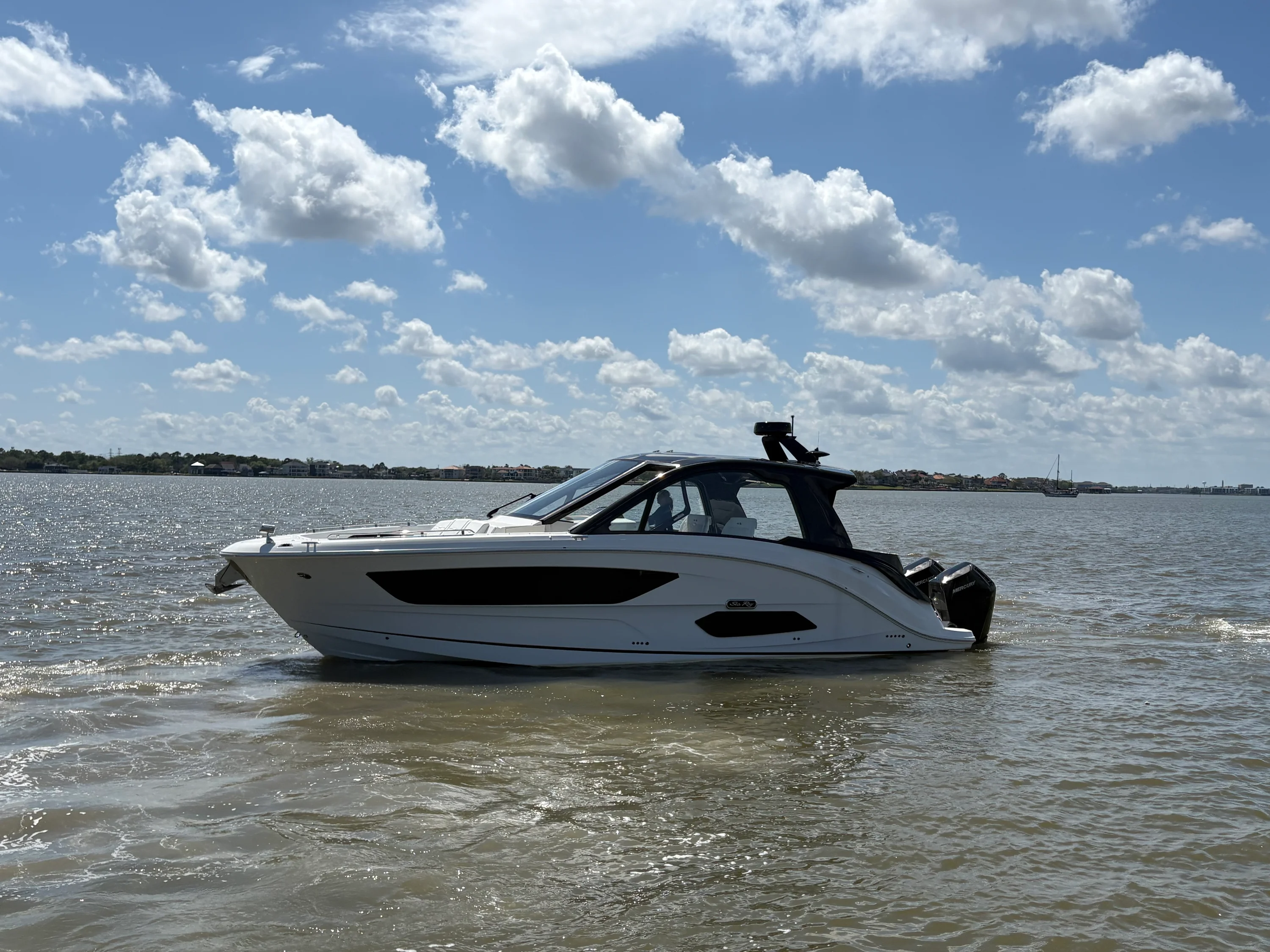 2026 Sea Ray Sundancer 370 Outboard Image Thumbnail #6