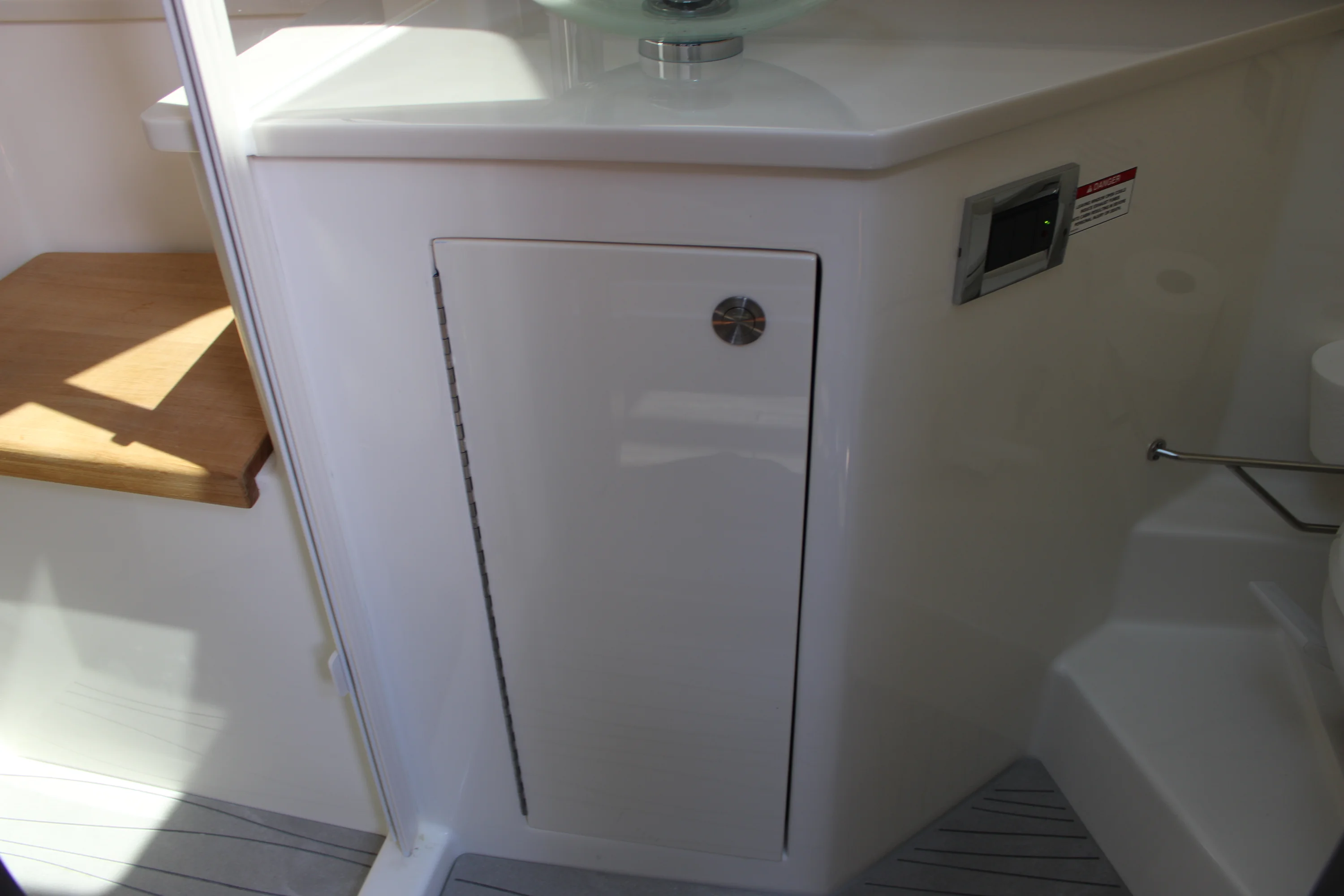 2026 Sea Ray Sundancer 370 Outboard Image Thumbnail #26