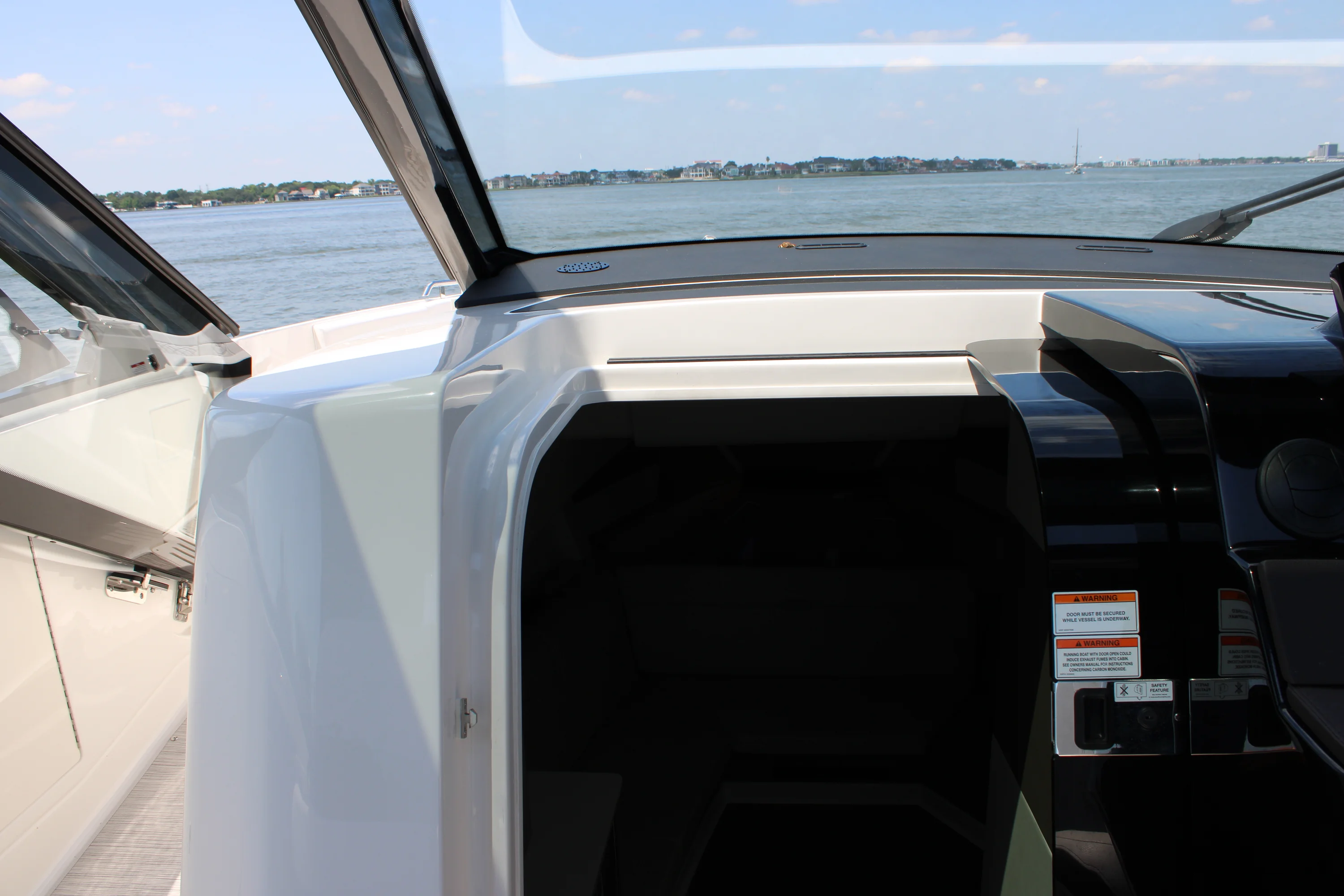 2026 Sea Ray Sundancer 370 Outboard Image Thumbnail #47