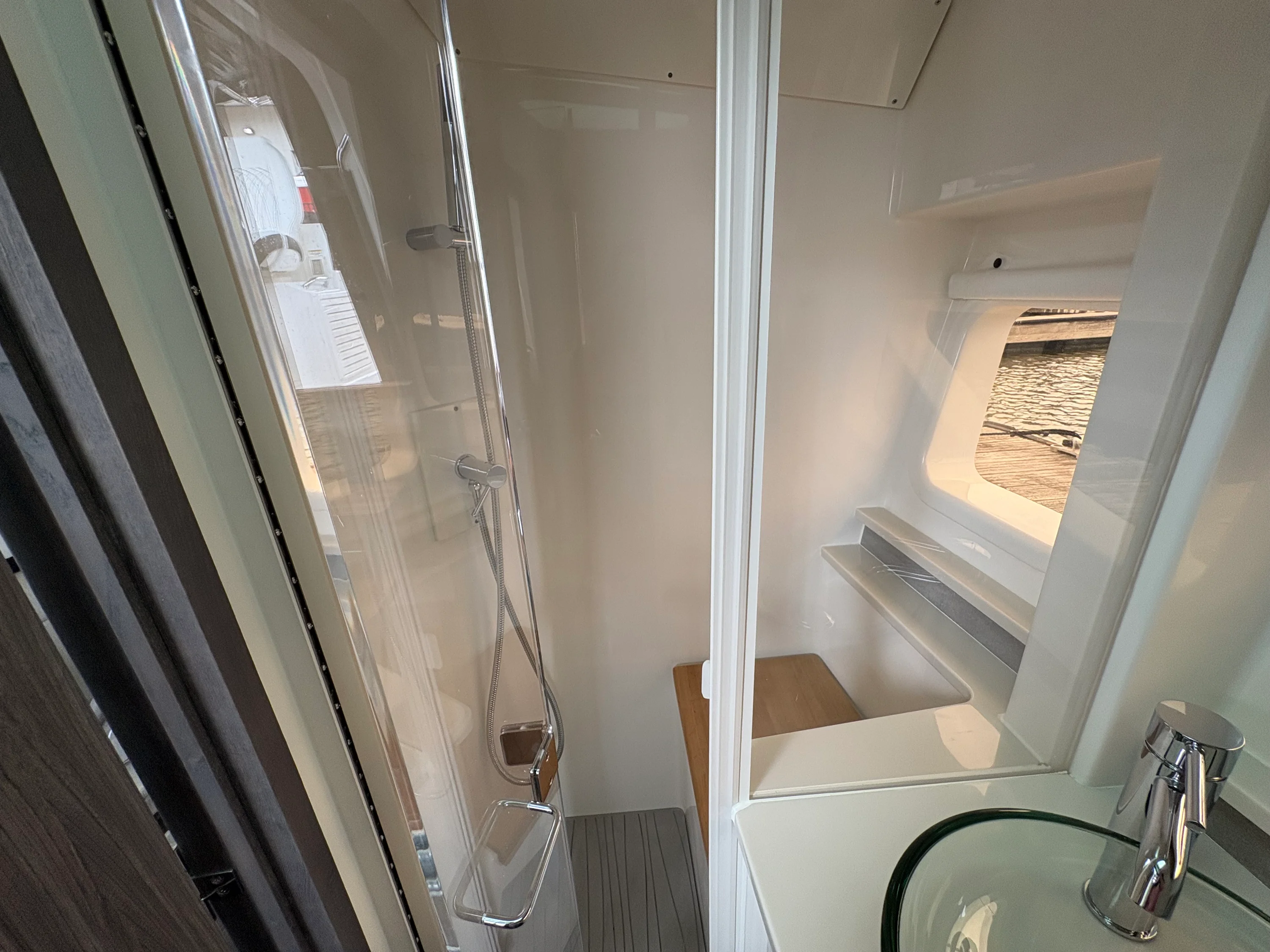 2026 Sea Ray Sundancer 370 Outboard Image Thumbnail #21