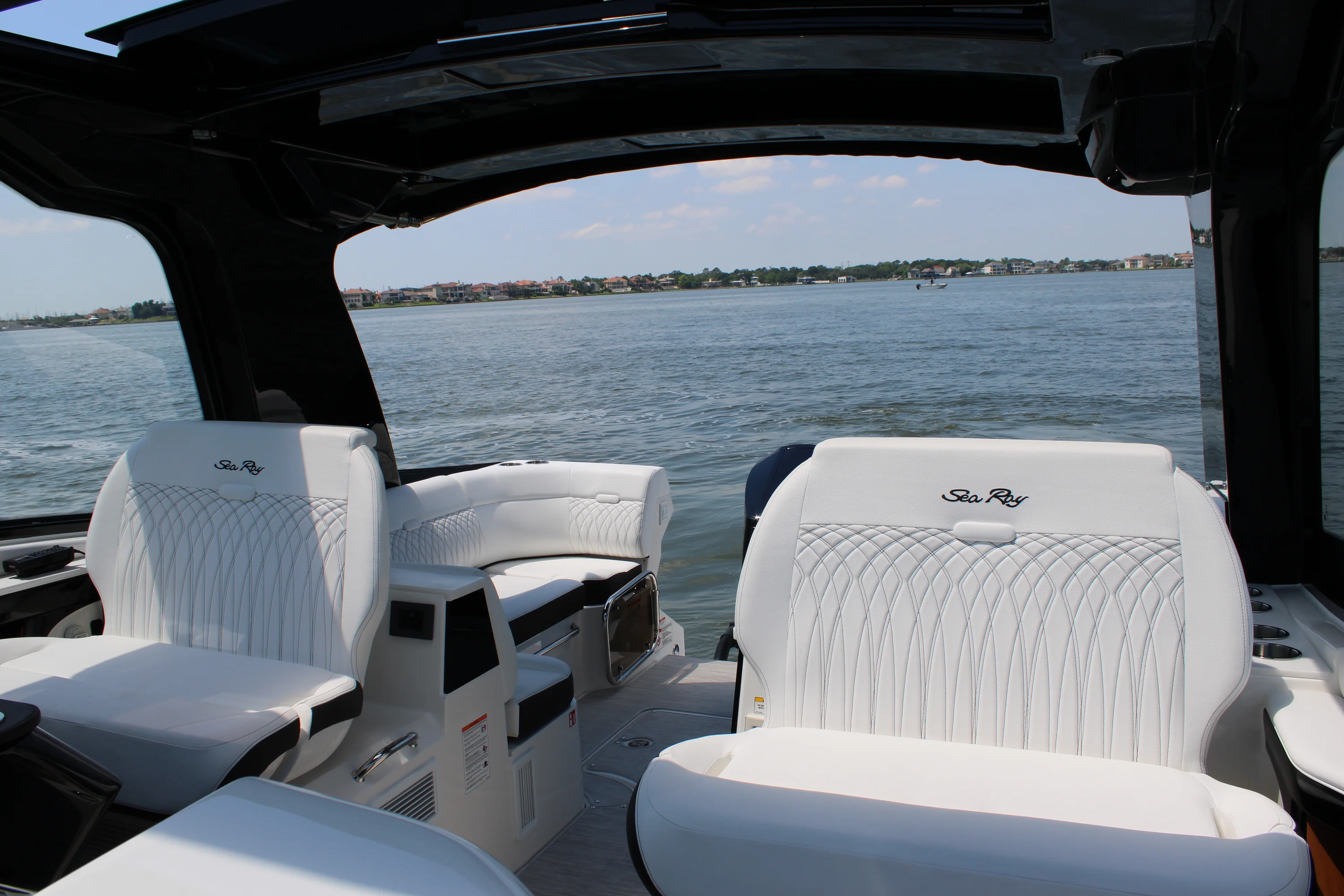 2026 Sea Ray Sundancer 370 Outboard Image Thumbnail #91
