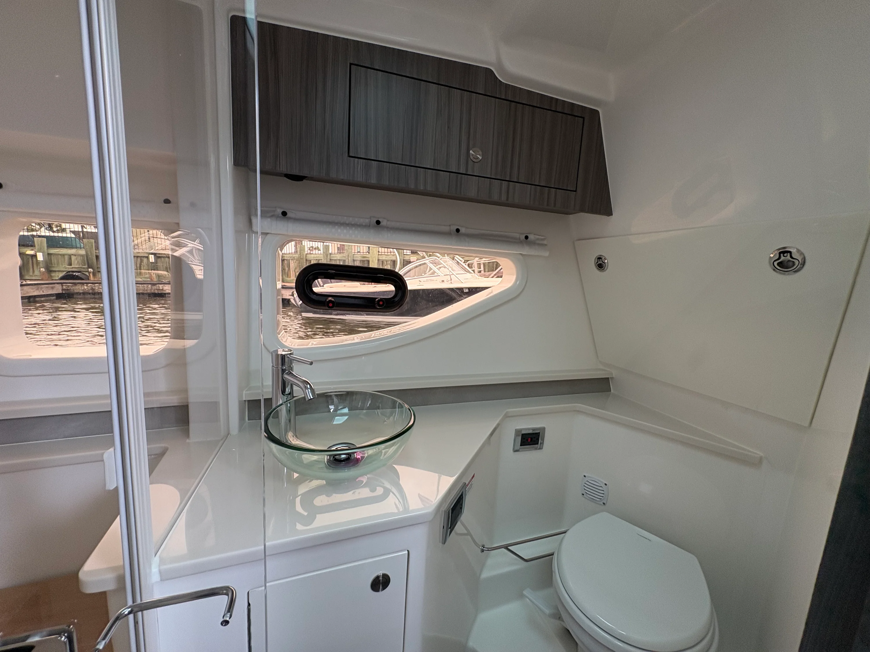 2026 Sea Ray Sundancer 370 Outboard Image Thumbnail #22