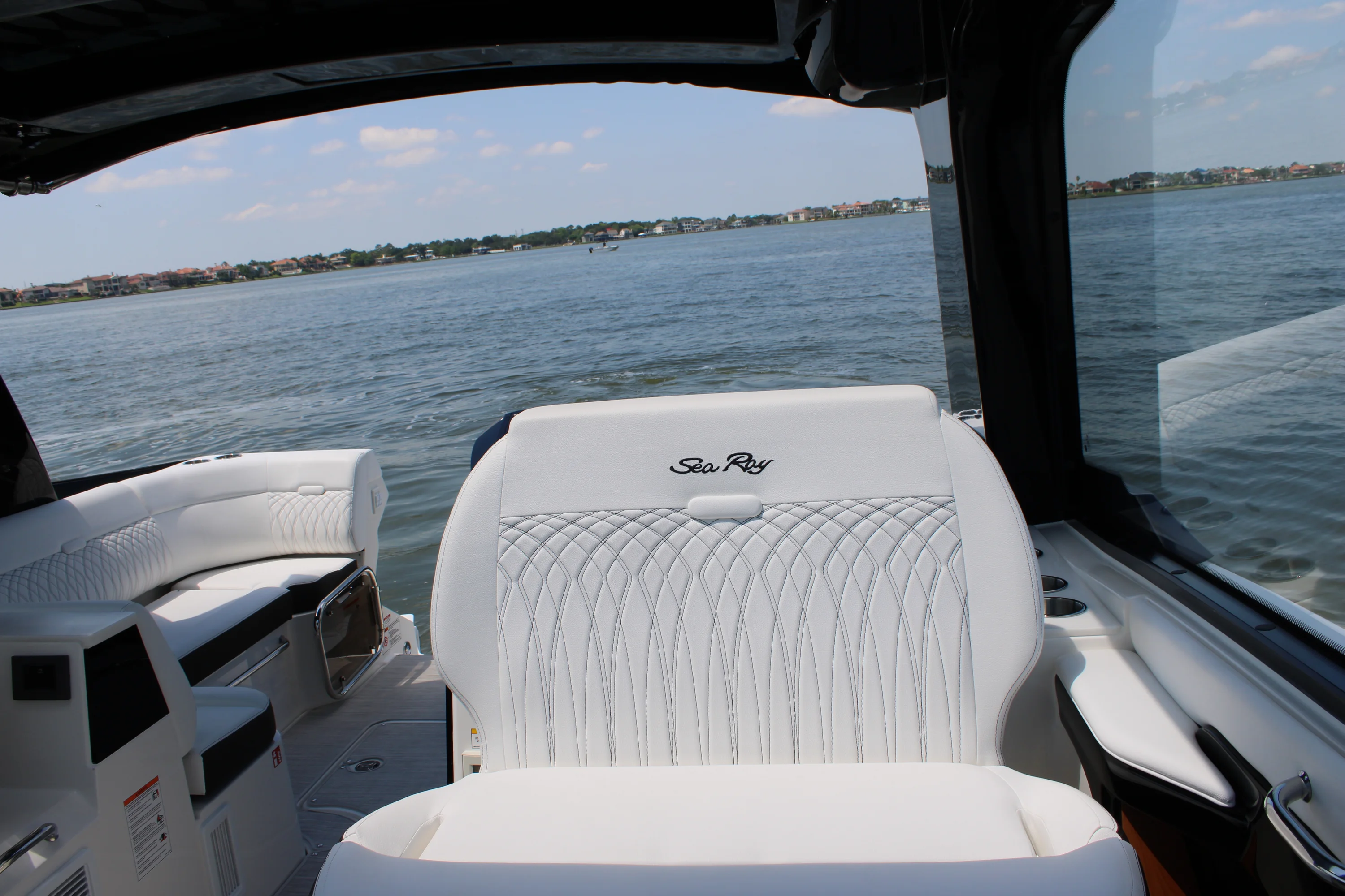 2026 Sea Ray Sundancer 370 Outboard Image Thumbnail #82