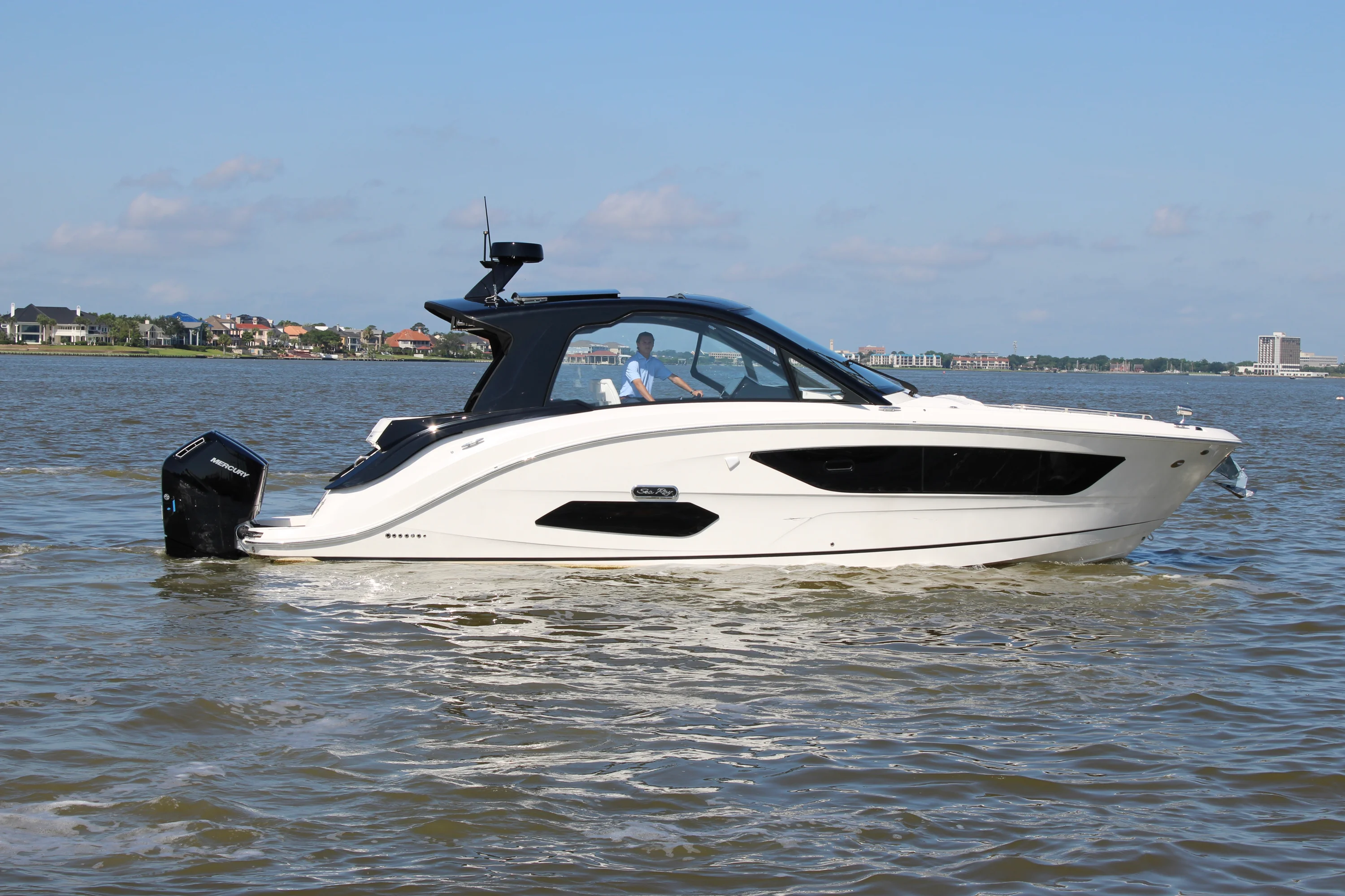 2026 Sea Ray Sundancer 370 Outboard Image Thumbnail #6