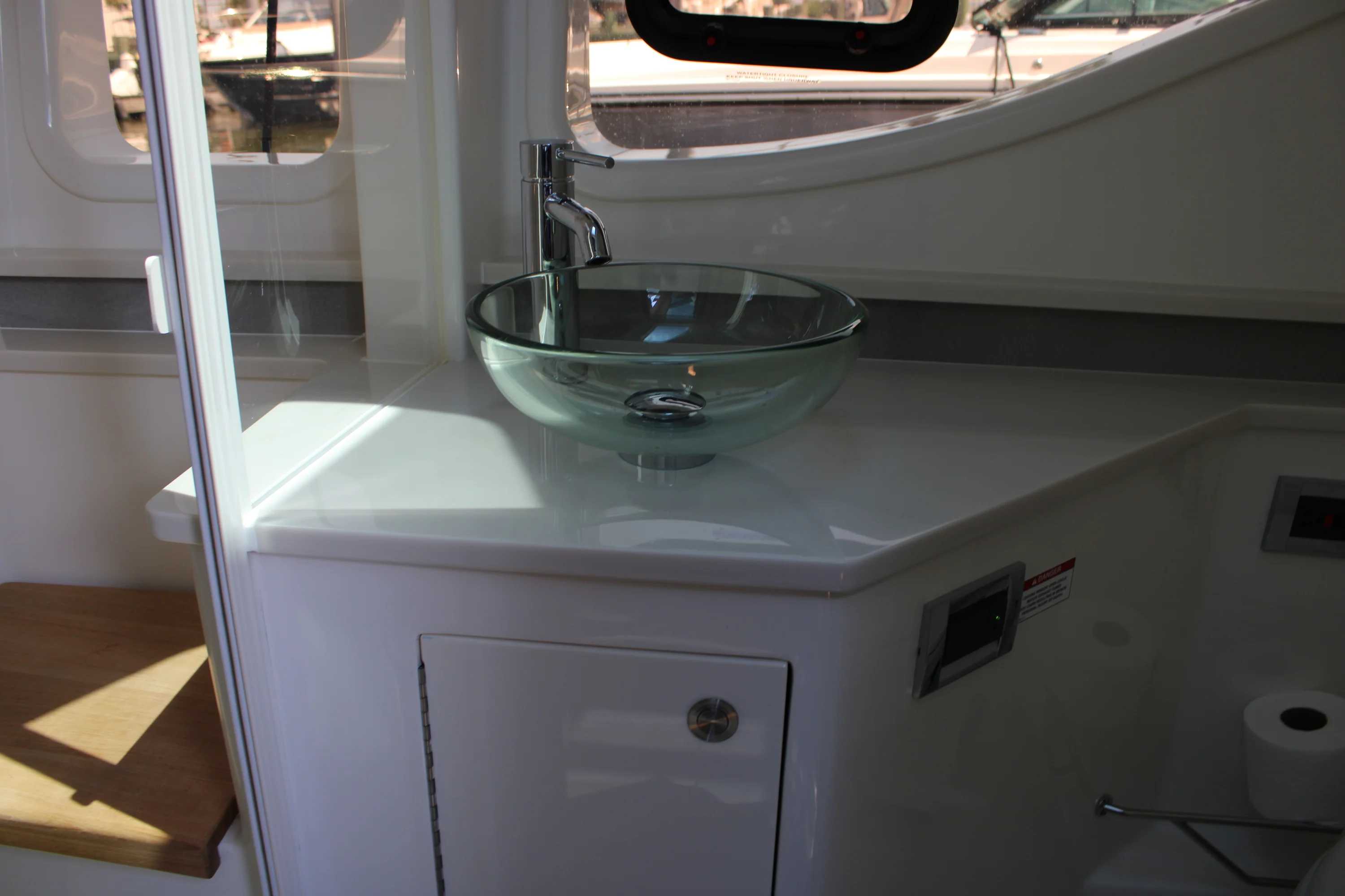 2026 Sea Ray Sundancer 370 Outboard Image Thumbnail #17