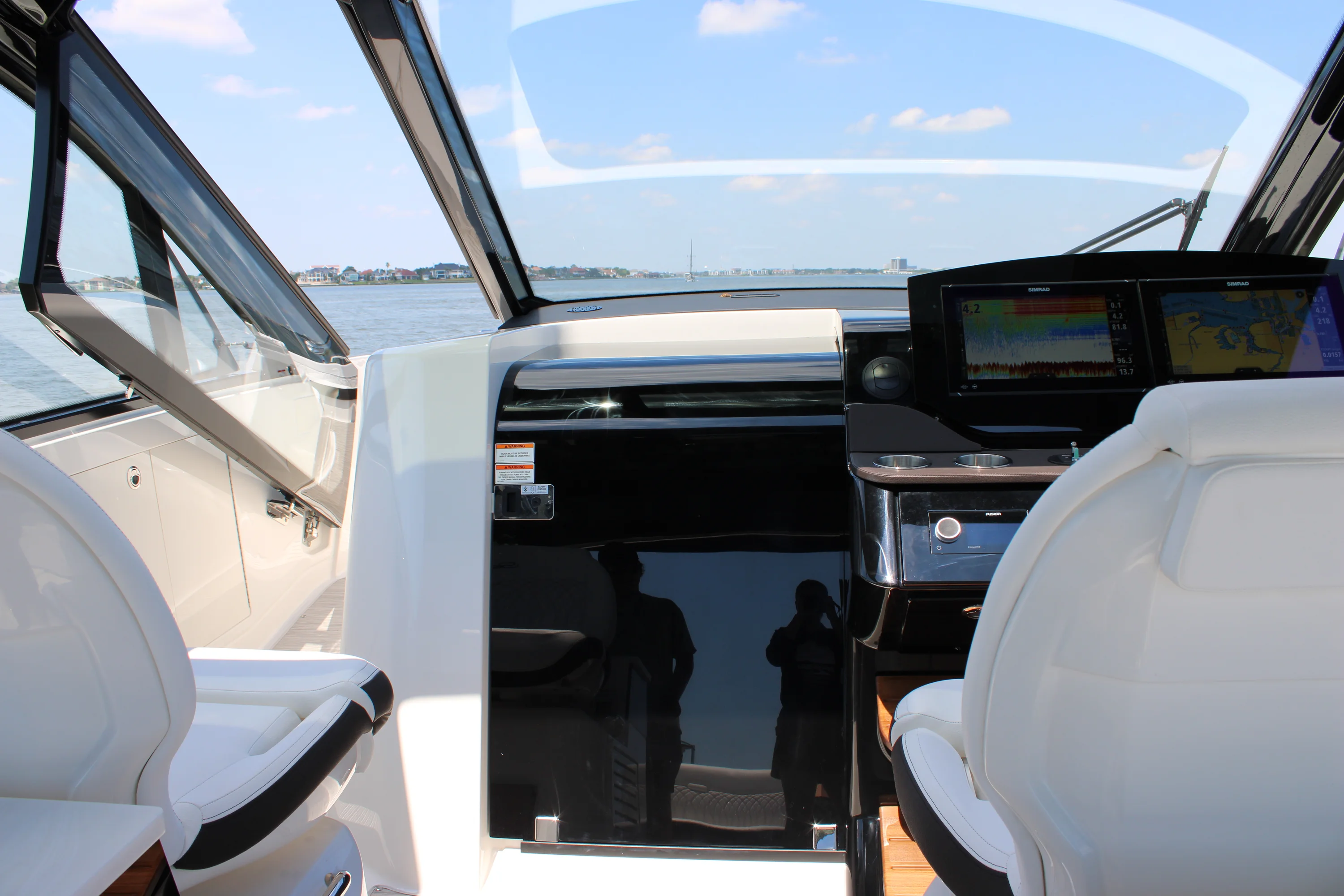 2026 Sea Ray Sundancer 370 Outboard Image Thumbnail #75