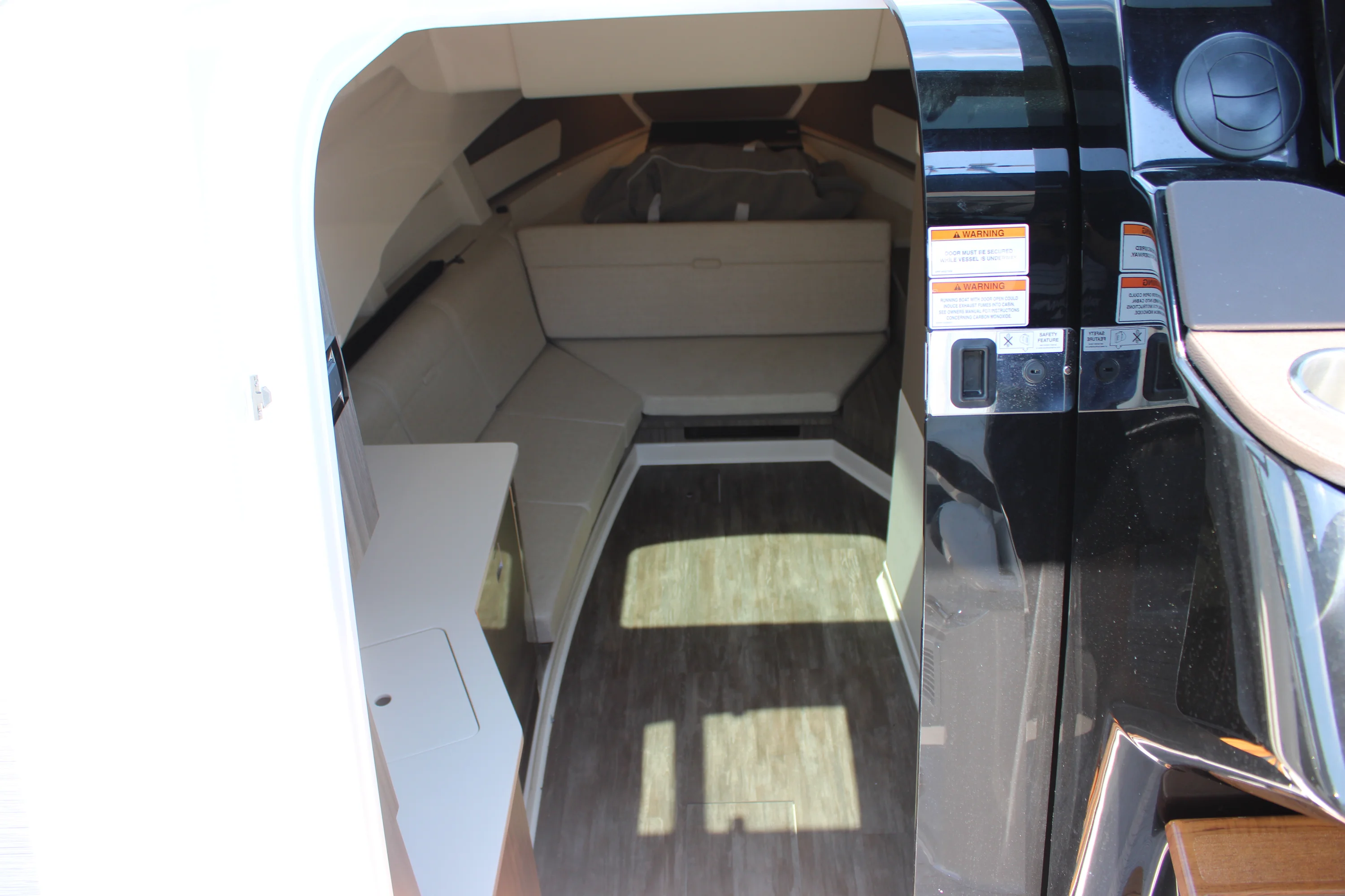 2026 Sea Ray Sundancer 370 Outboard Image Thumbnail #9
