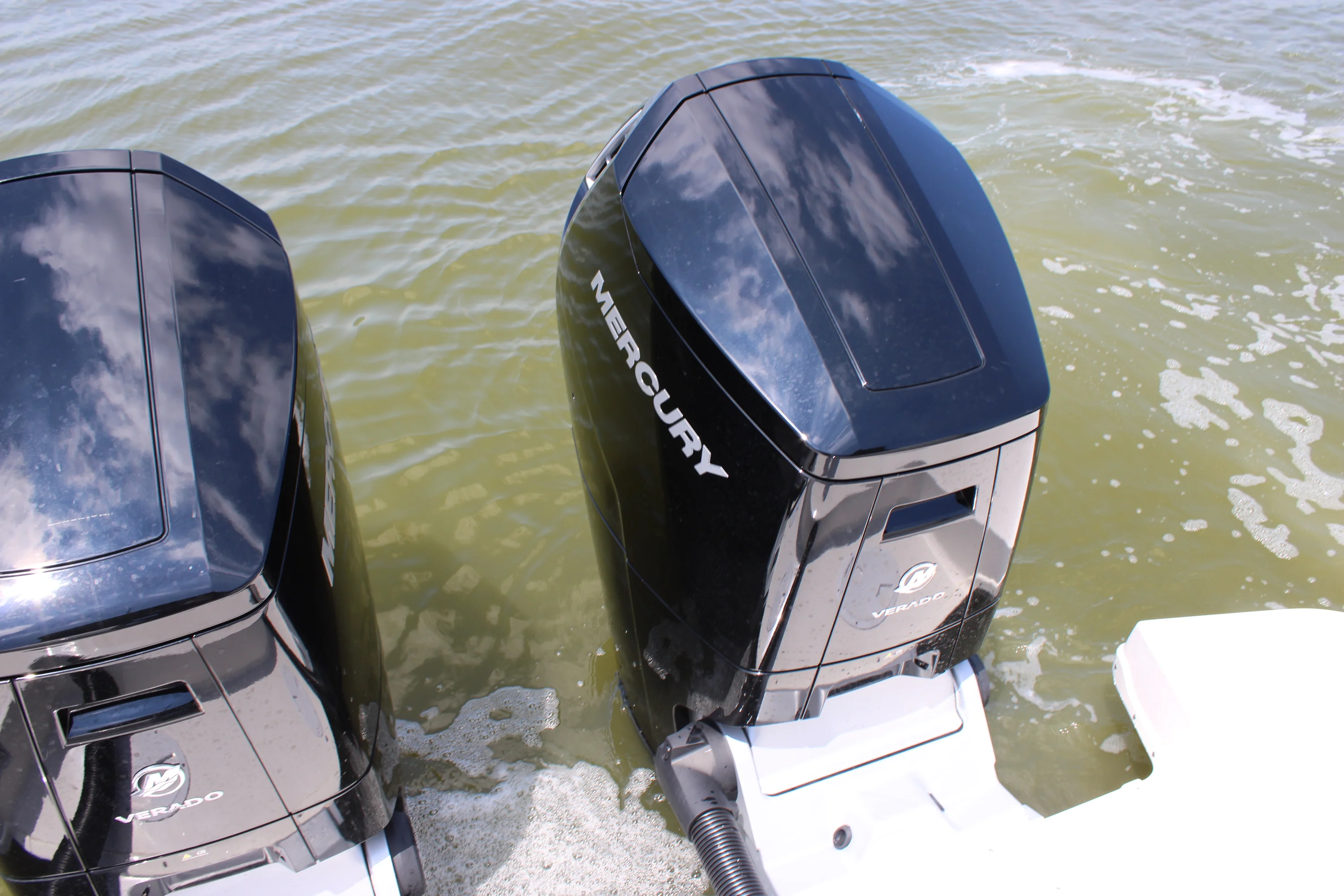 2026 Sea Ray Sundancer 370 Outboard Image Thumbnail #80